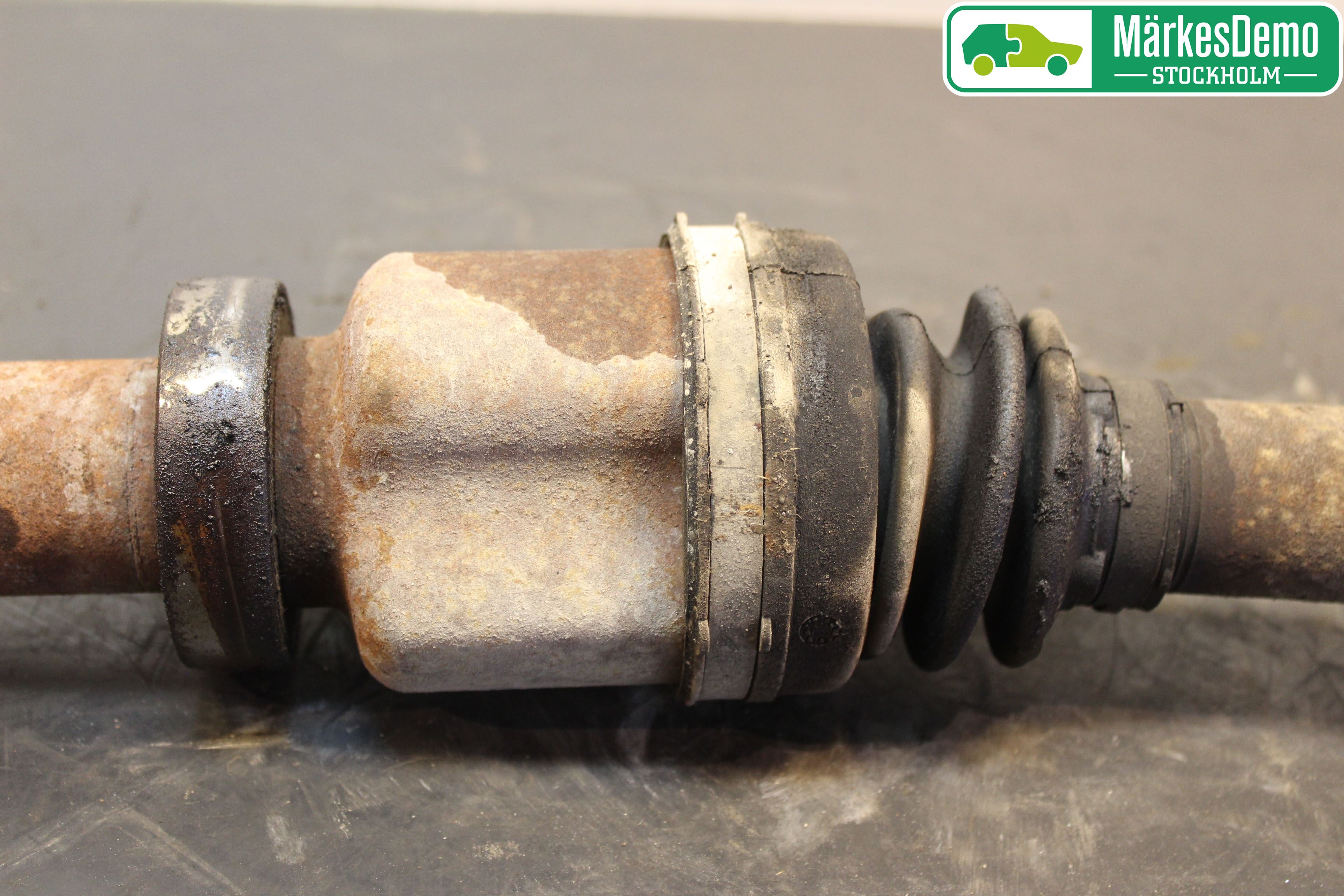 Ford FOCUS 08-11 Drivaxel Fram Höger