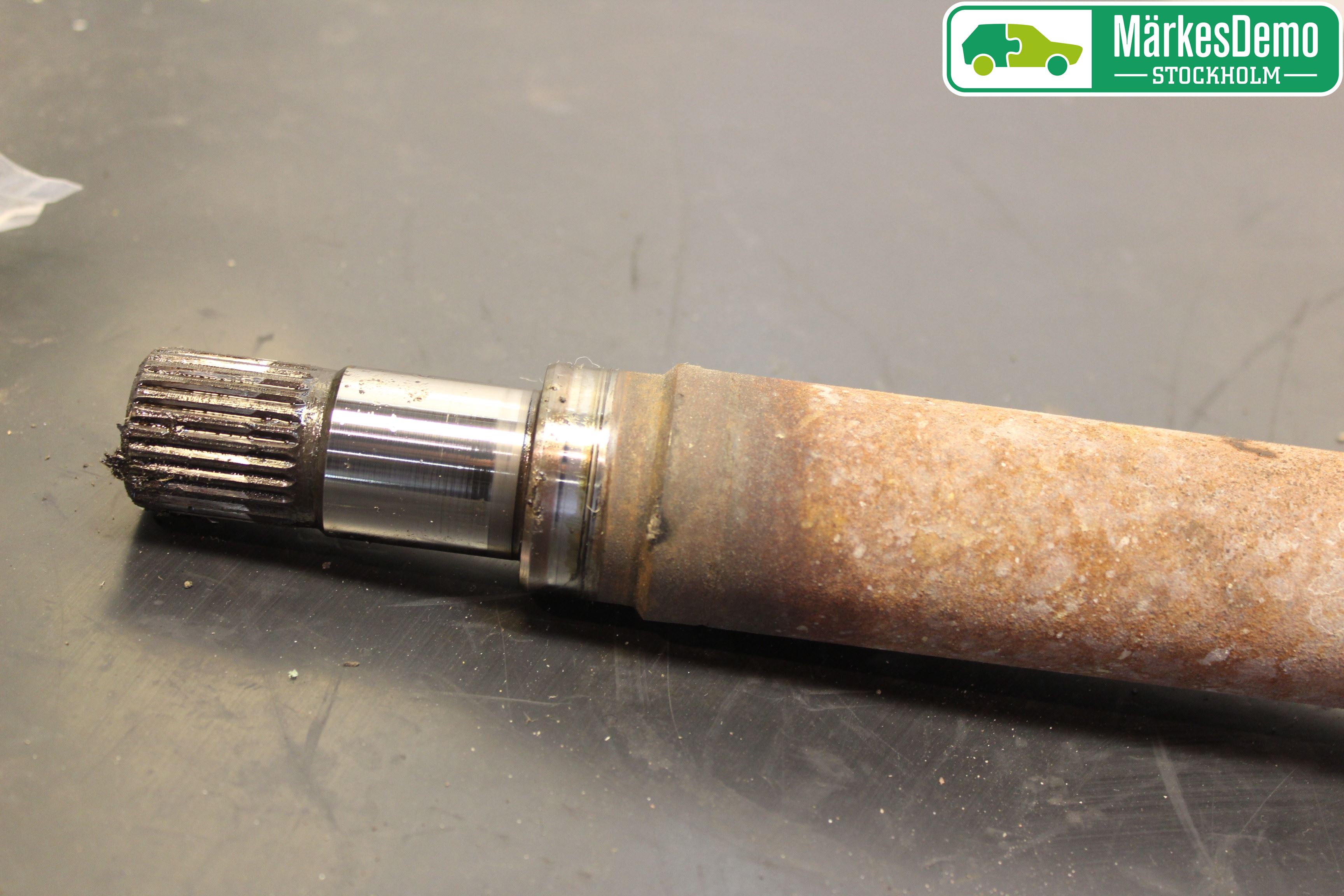 Ford FOCUS 08-11 Drivaxel Fram Höger