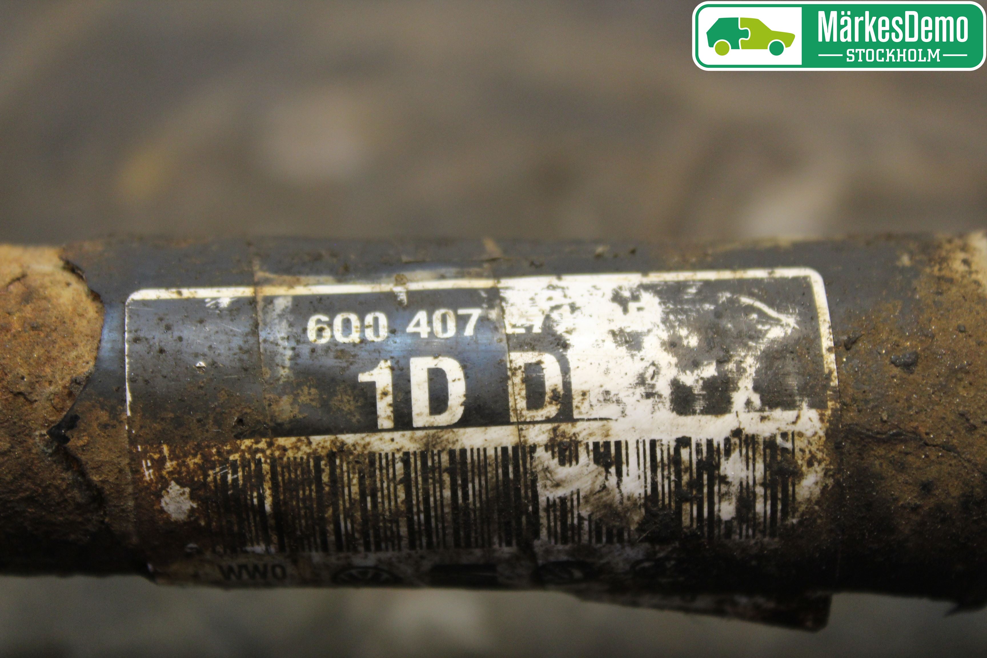 Volkswagen VW POLO 05-09 Drivaxel Fram Vänster