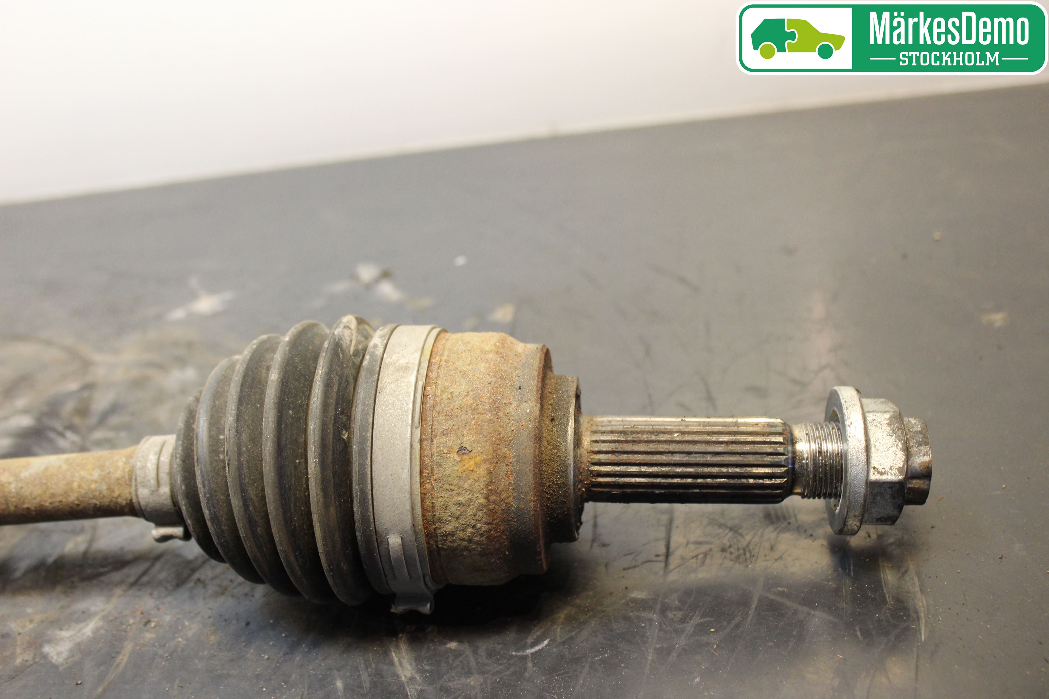 Mitsubishi SPACE STAR 13- Drivaxel Fram Vänster