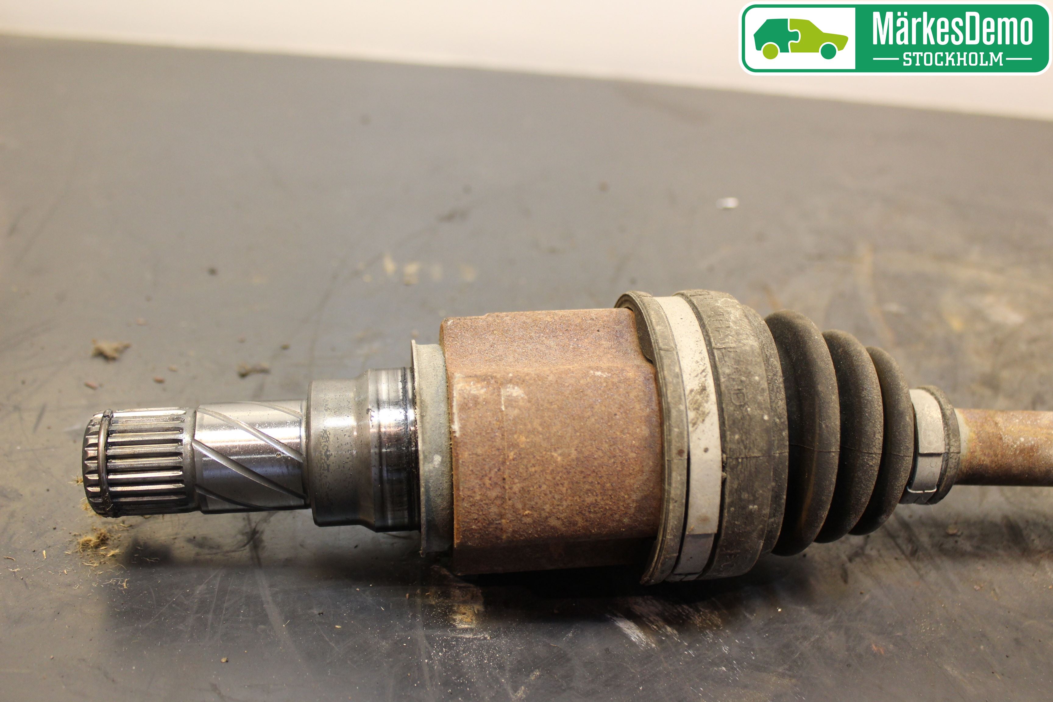 Mitsubishi SPACE STAR 13- Drivaxel Fram Vänster