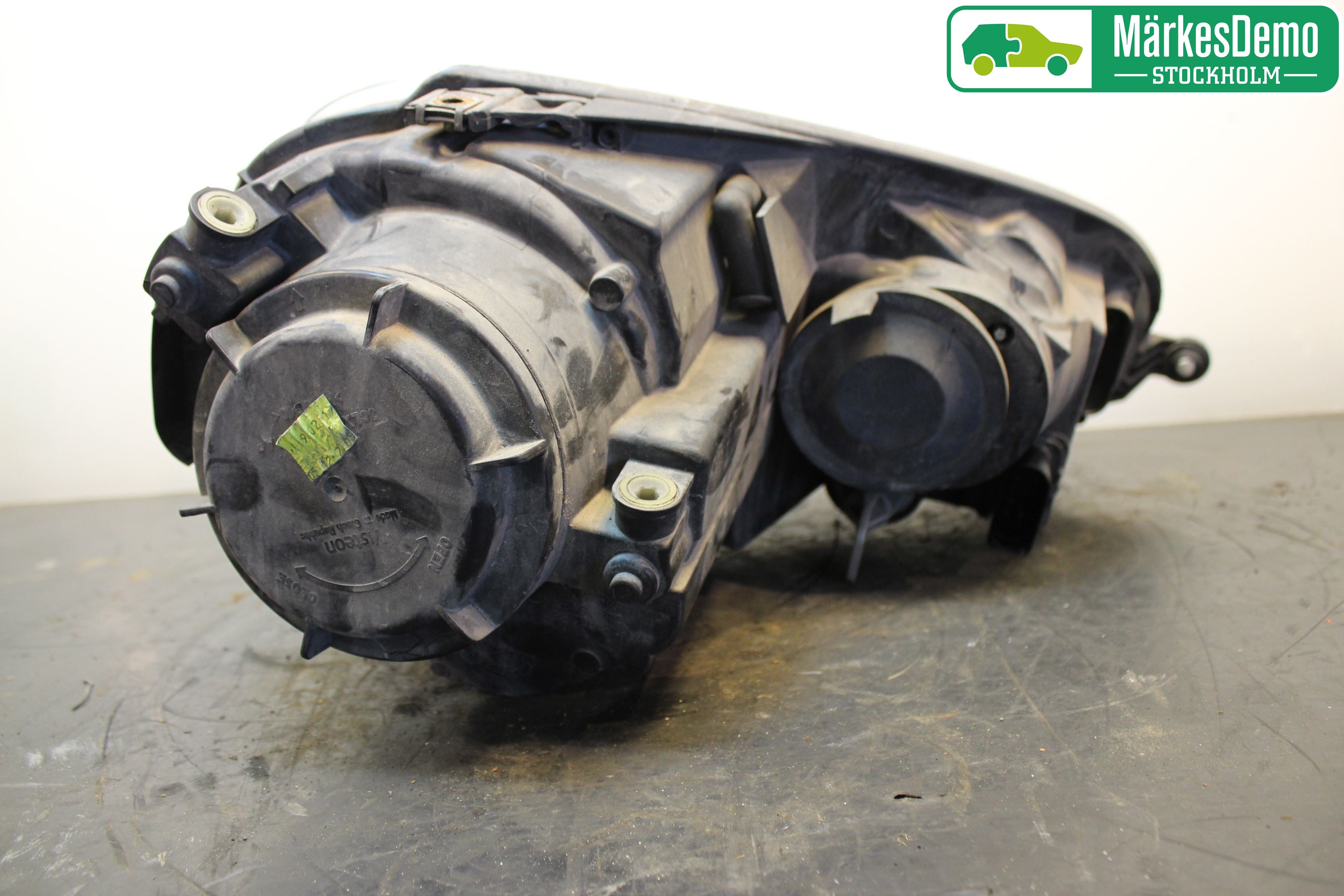 Volkswagen VW GOLF V 04-09 Strålkastare Vänster