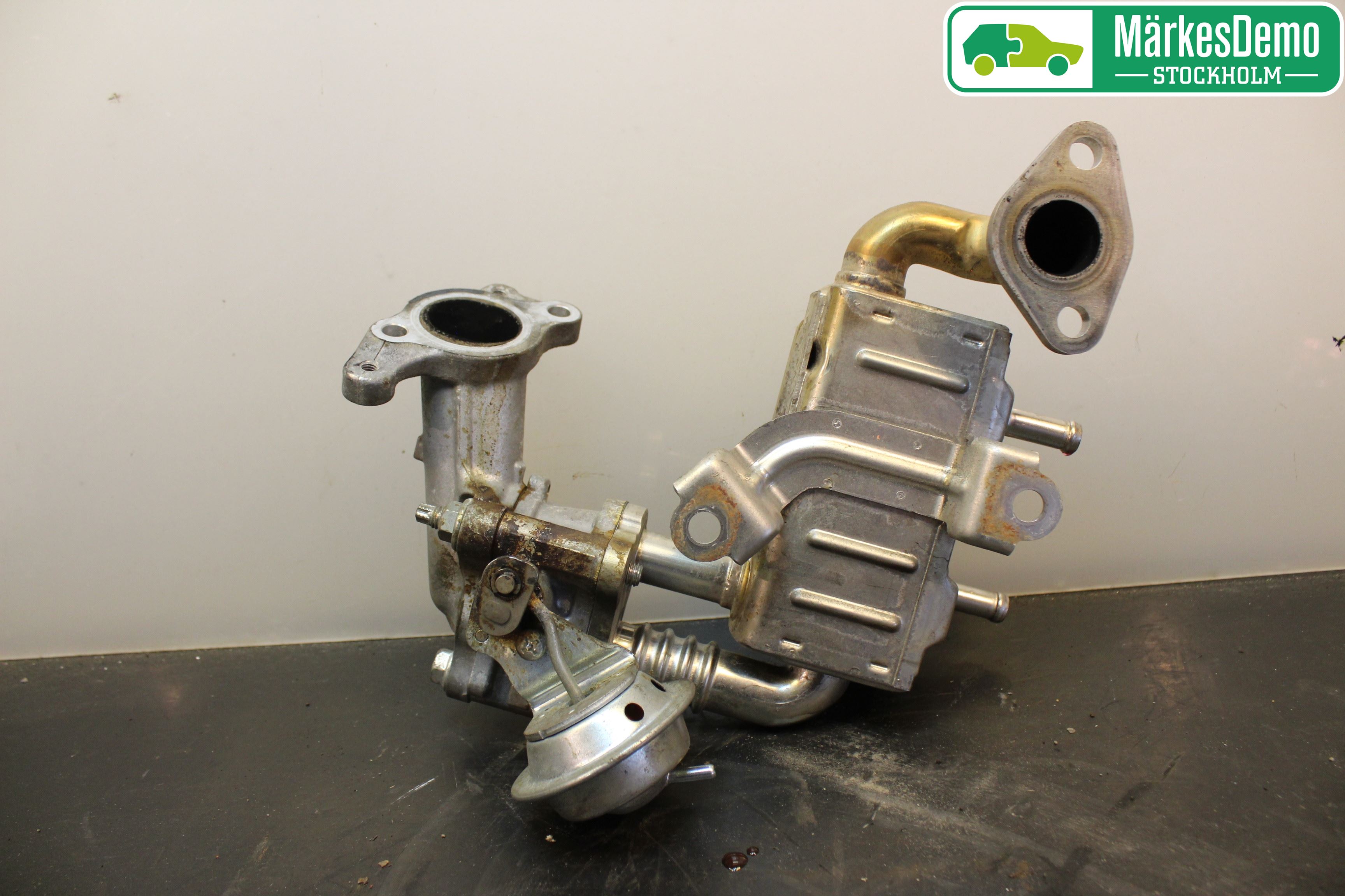 Toyota AURIS 10-12 Avgaskylare