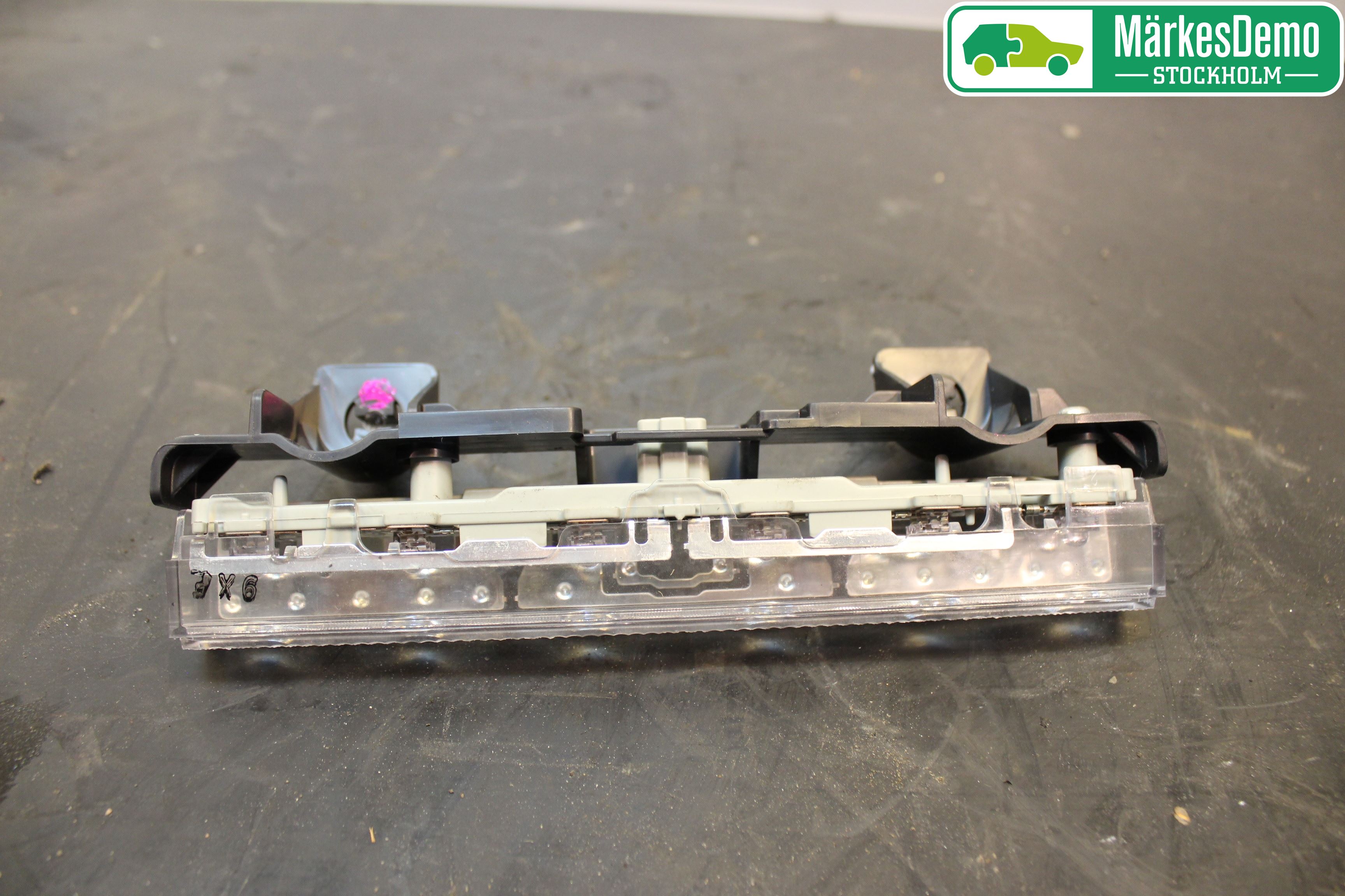 Toyota URBAN CRUISER Bromsljus Bakruta