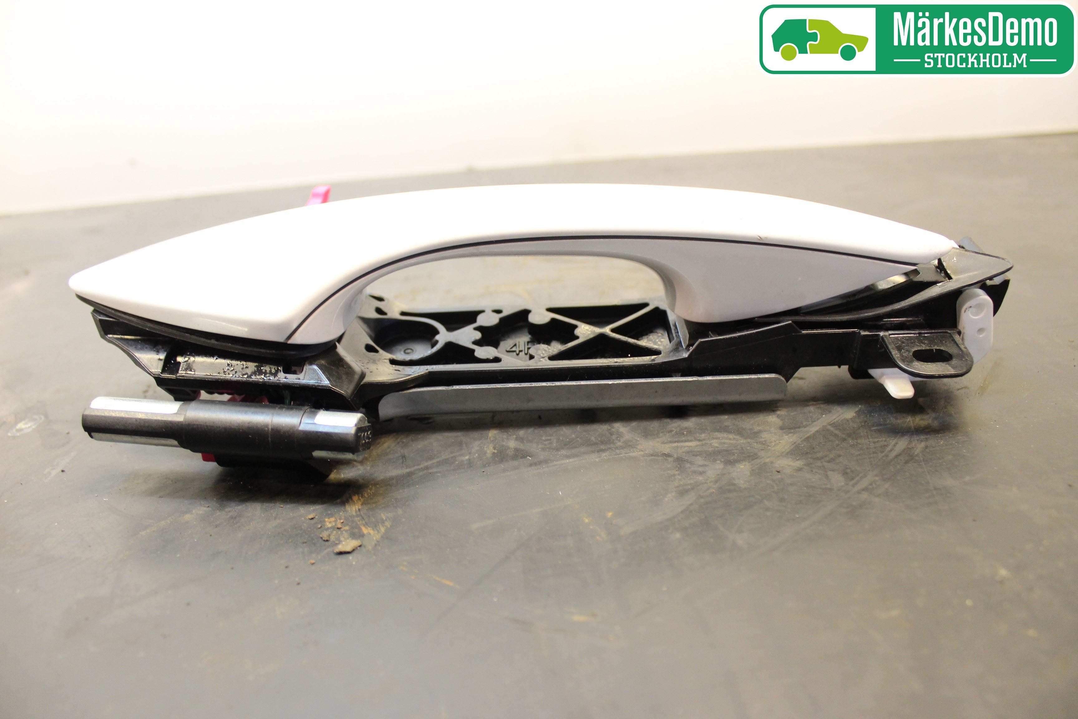 Lexus NX 300h 15-21 Dörrhandtag Yttre Vä