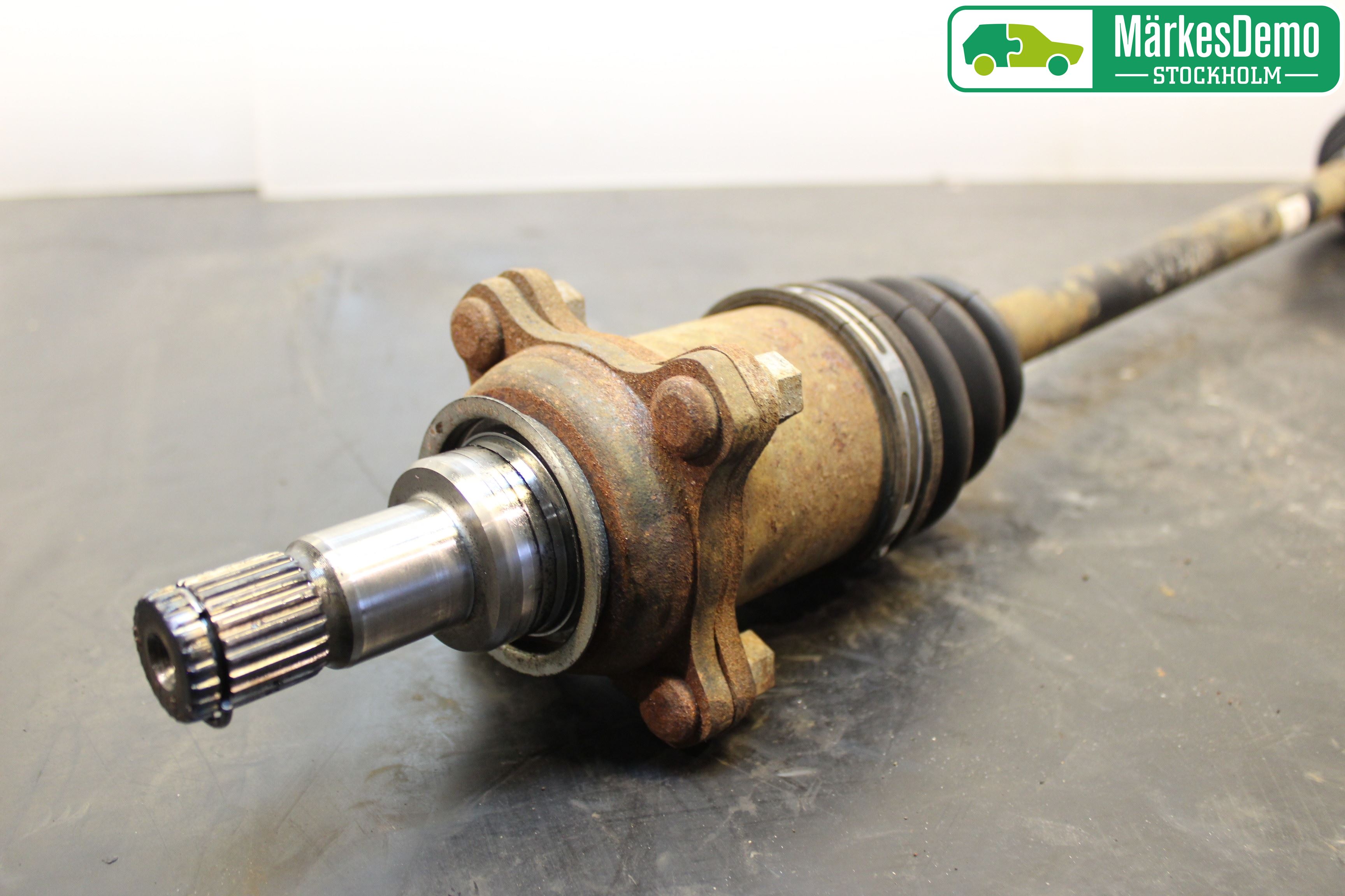 Lexus NX 300h 15-21 Drivaxel Bak Vänster