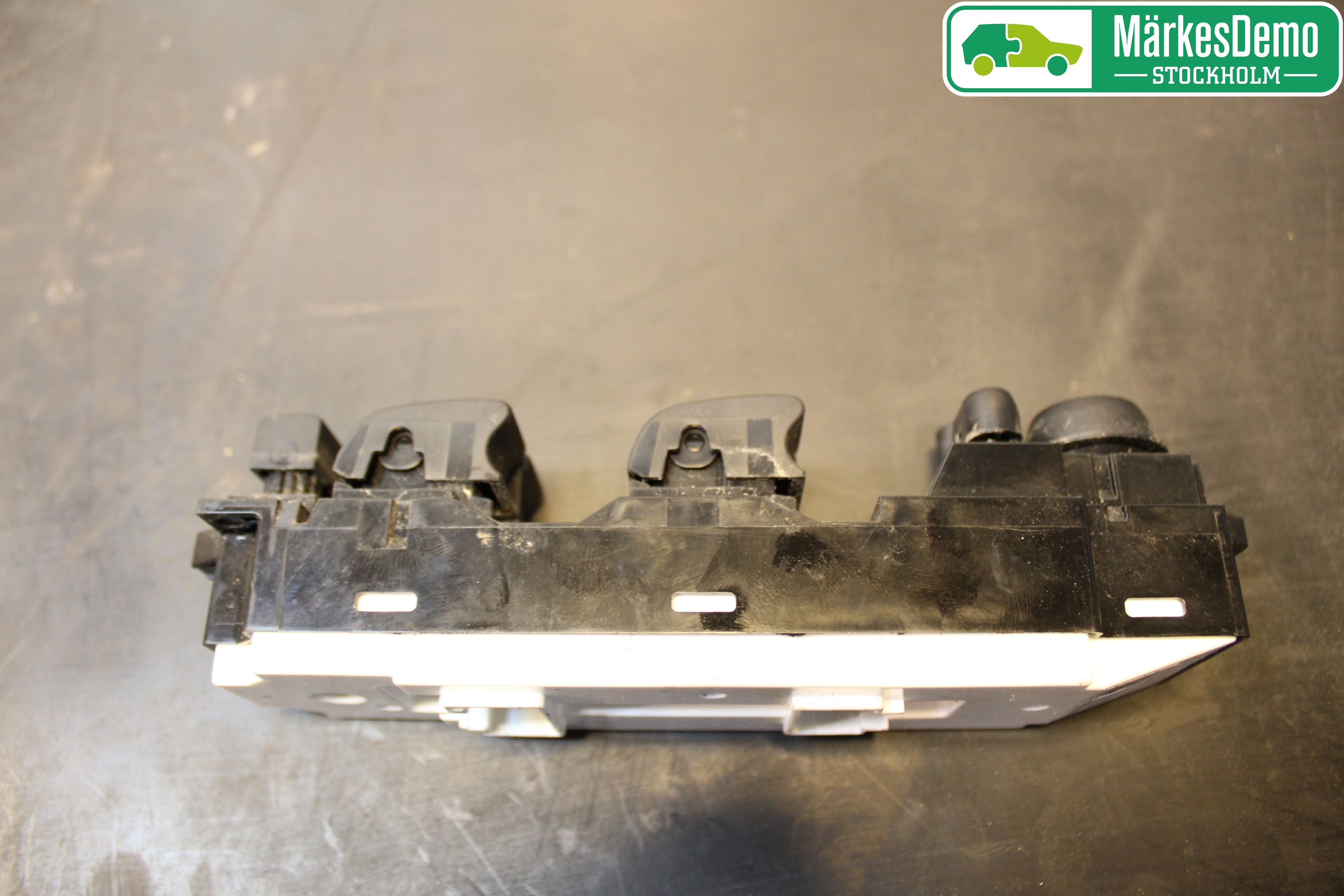 Mazda 3 II 09-13 Strömställare Elhiss