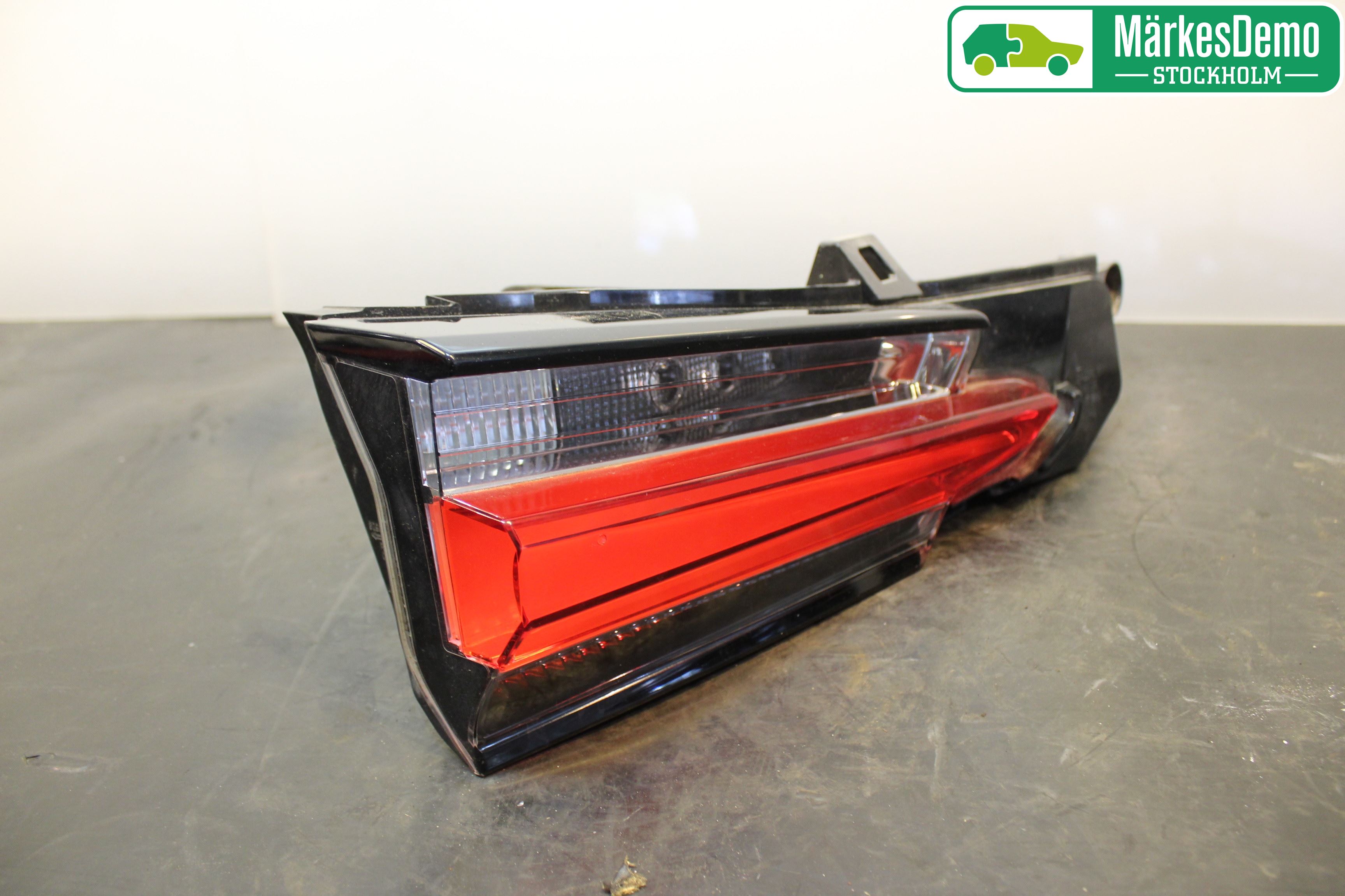 Lexus NX 300h 15-21 Bakljus Lucka Vä