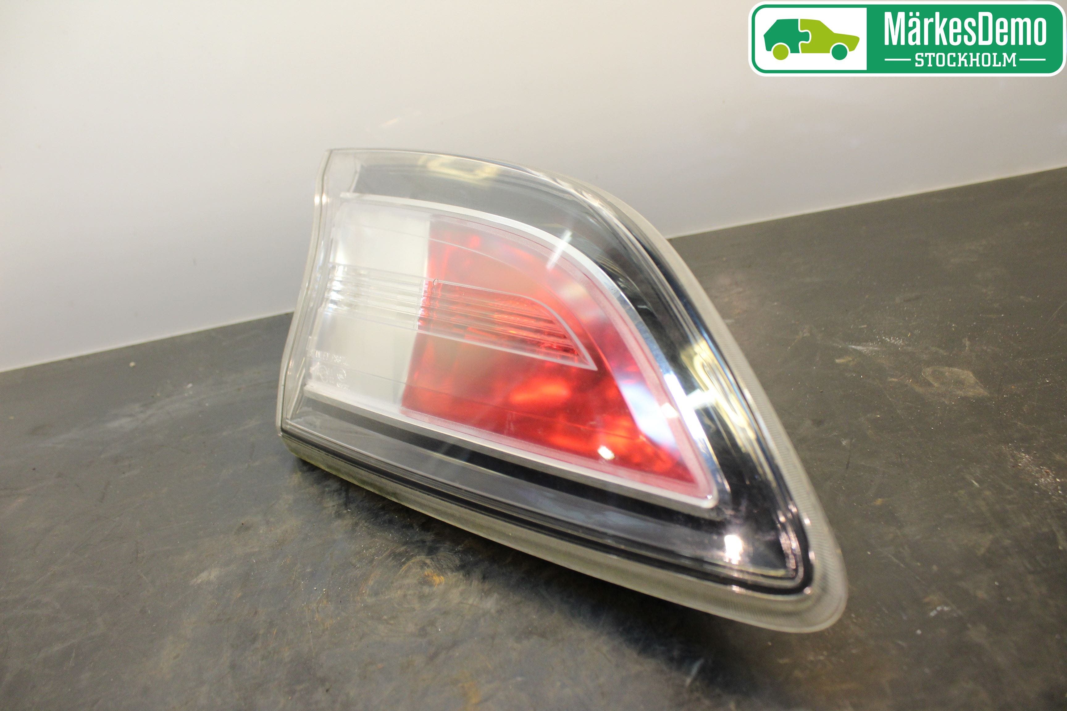 Mazda 3 II 09-13 Bakljus Lucka Vä