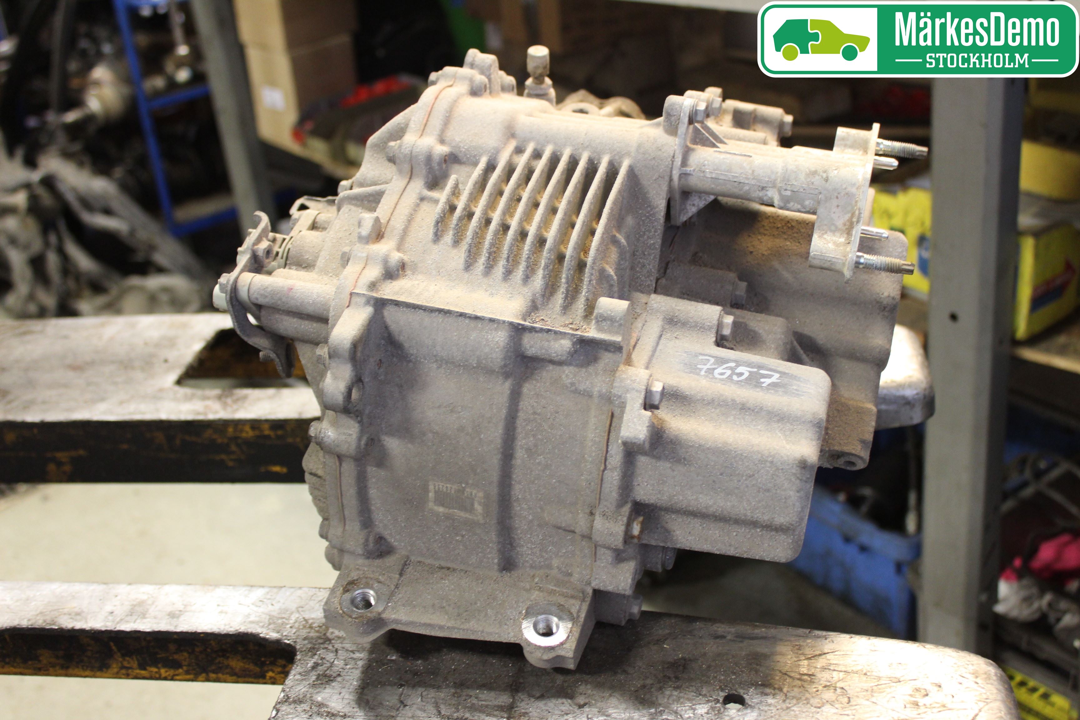 Lexus NX 300h 15-21 Motor Elektrisk Bak