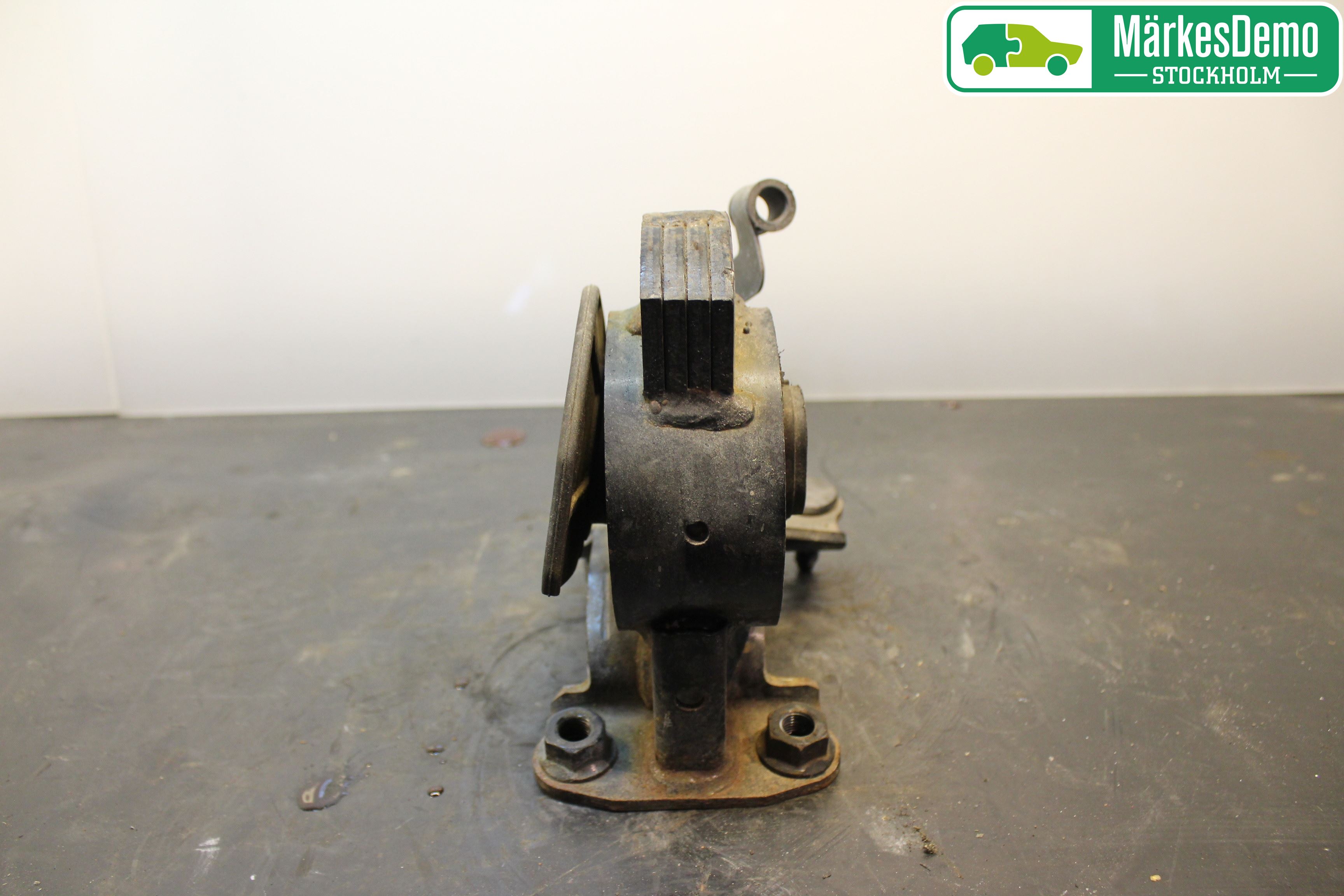 Lexus NX 300h 15-21 Motorfäste