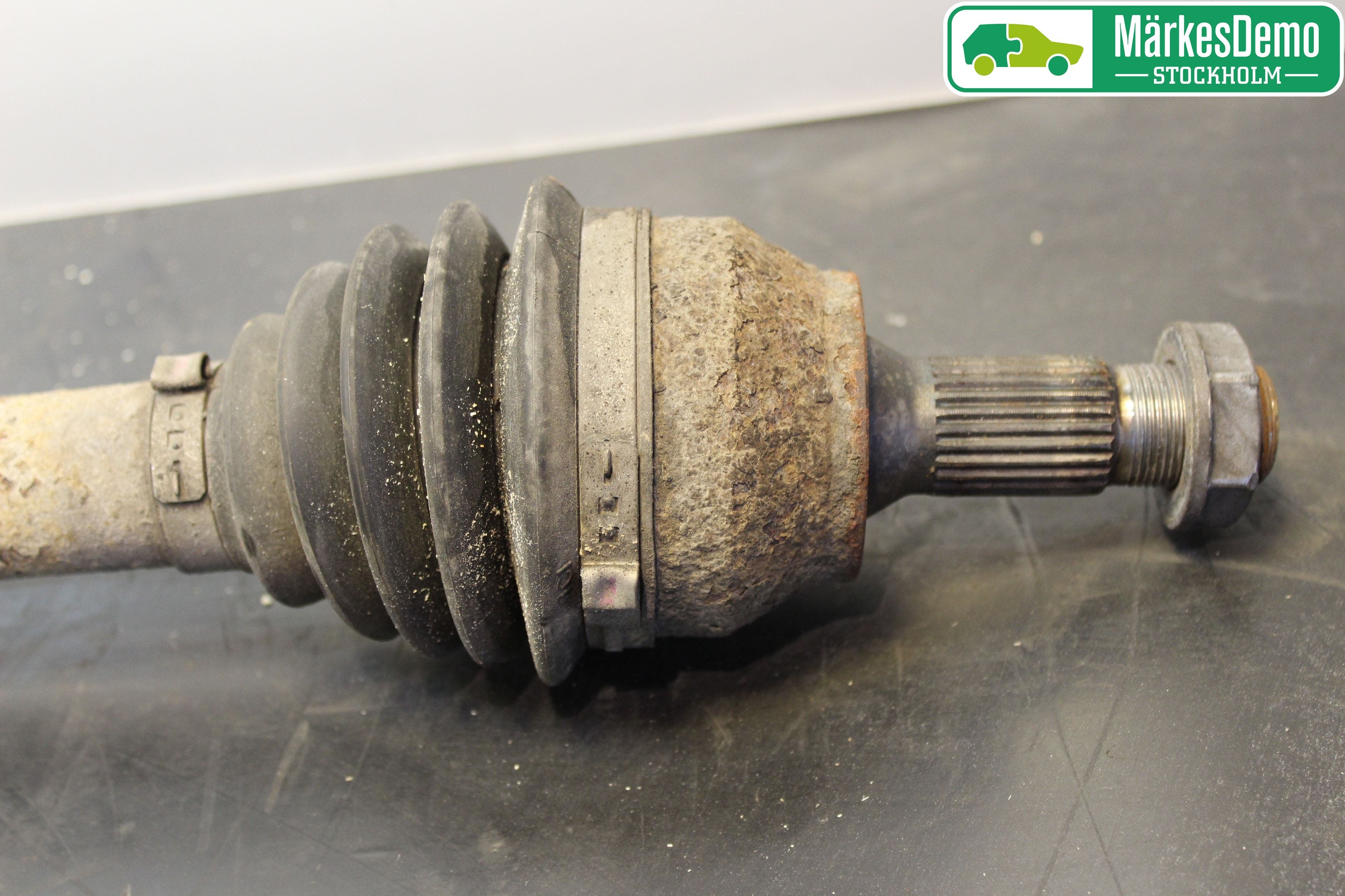 Citroen C3 PICASSO Drivaxel Fram Höger