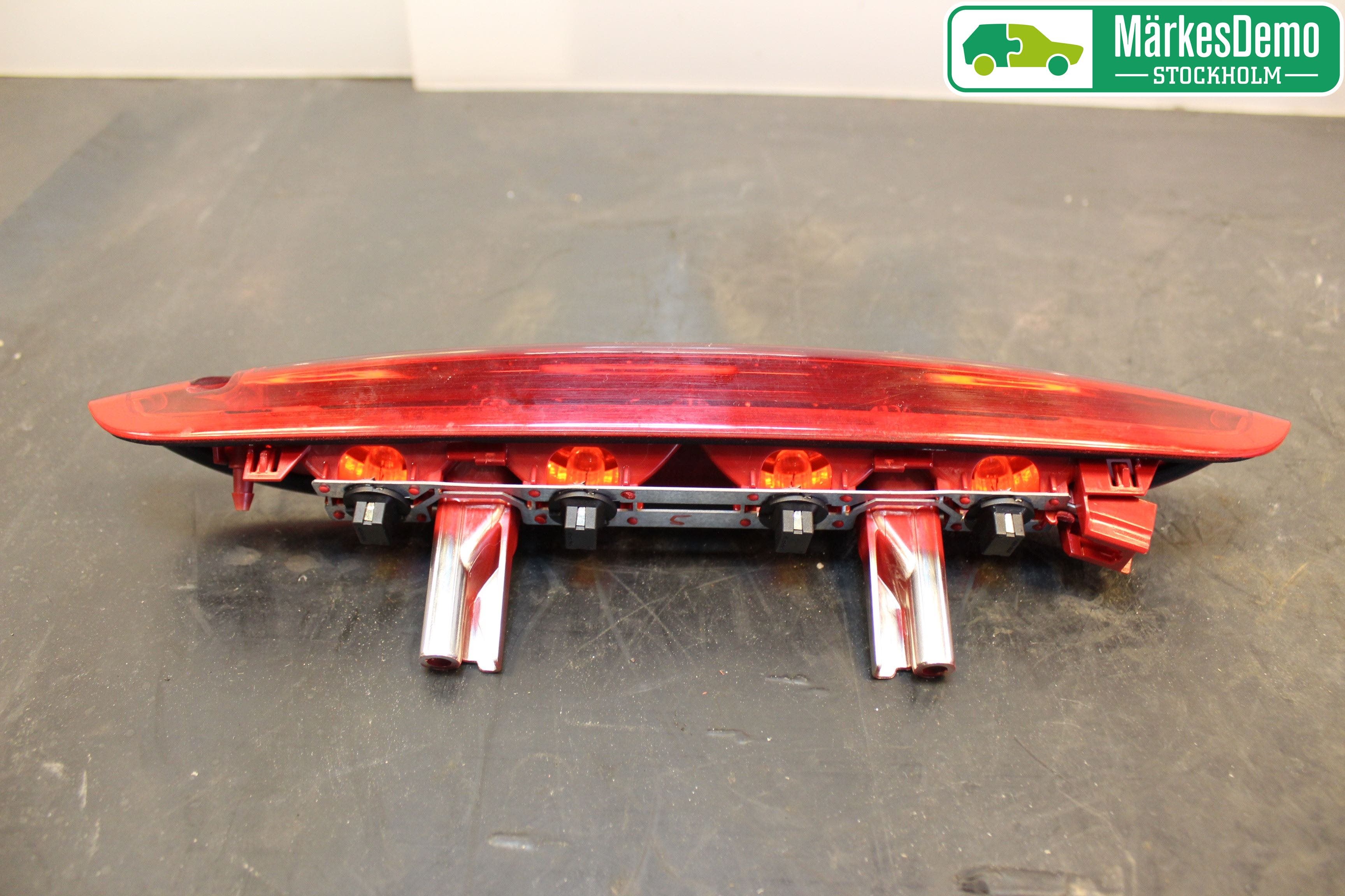 Peugeot 208 12-15 Bromsljus Bakruta