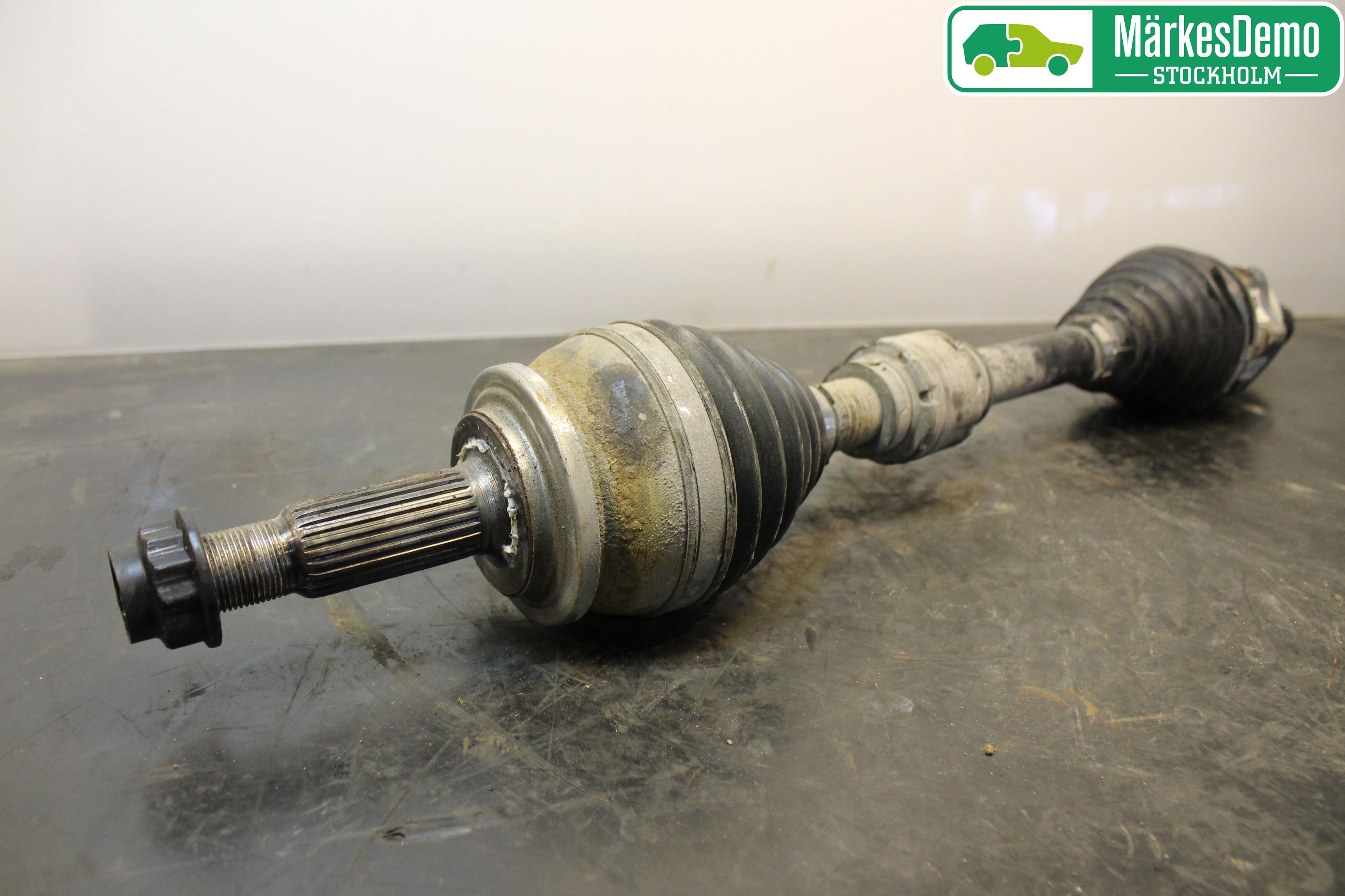 Toyota PRIUS (ZVW50) 16-21 Drivaxel Fram Vänster