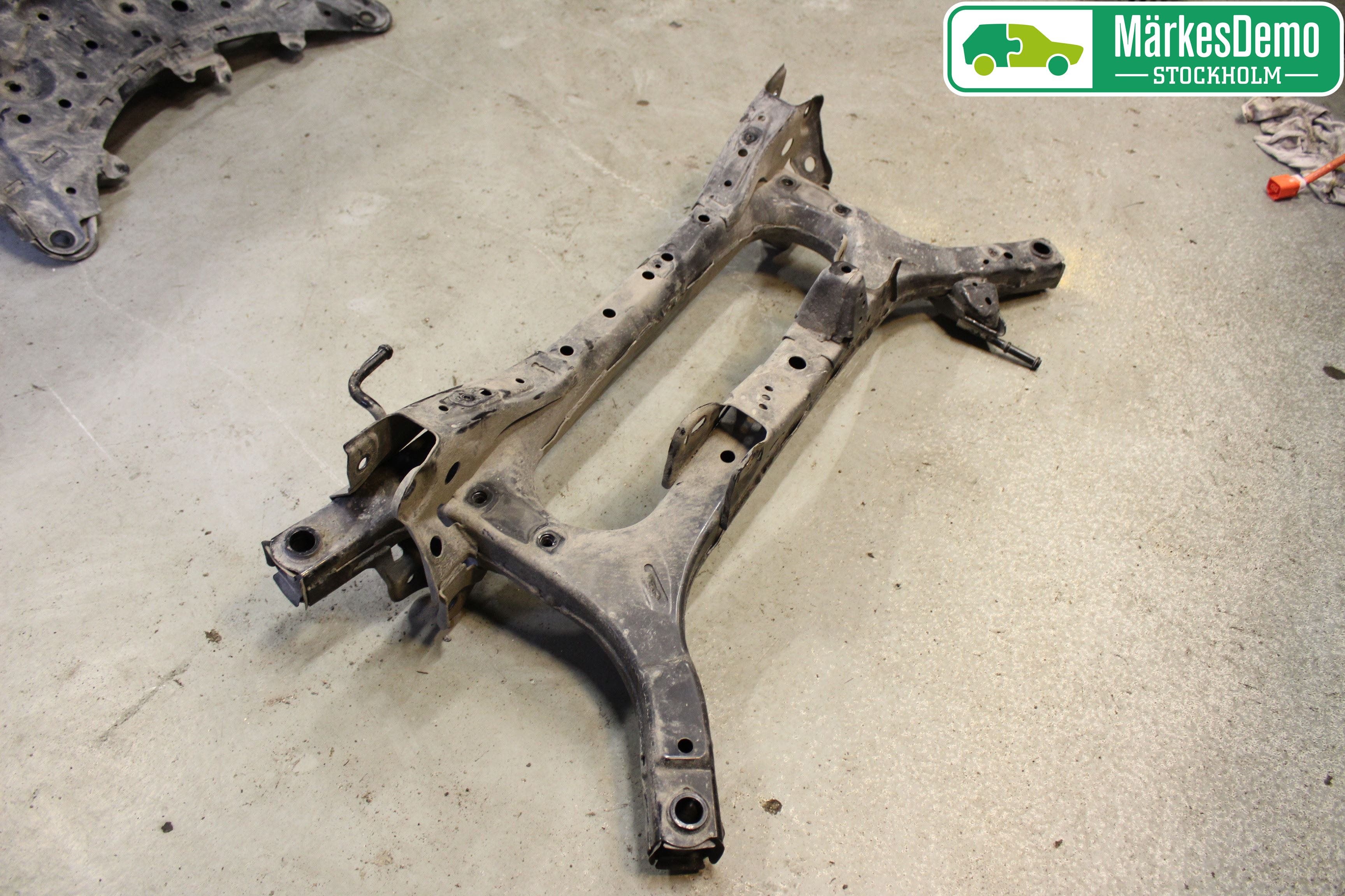 Toyota PRIUS (ZVW50) 16-21 Bakaxelbalk