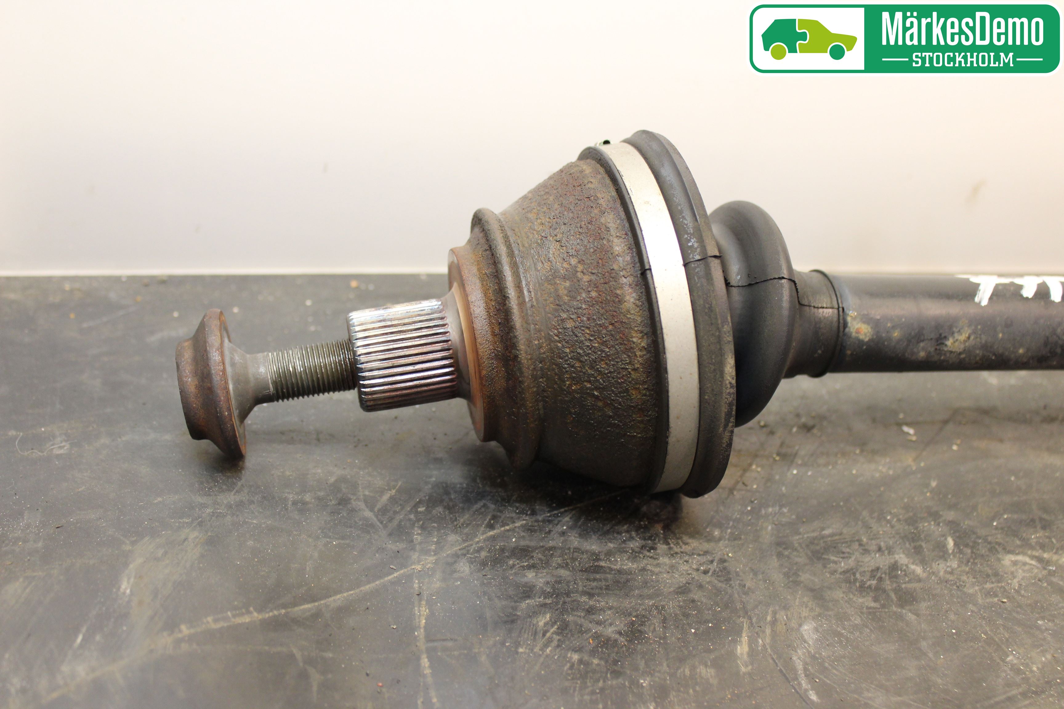 Bentley  Drivaxel Bak Höger