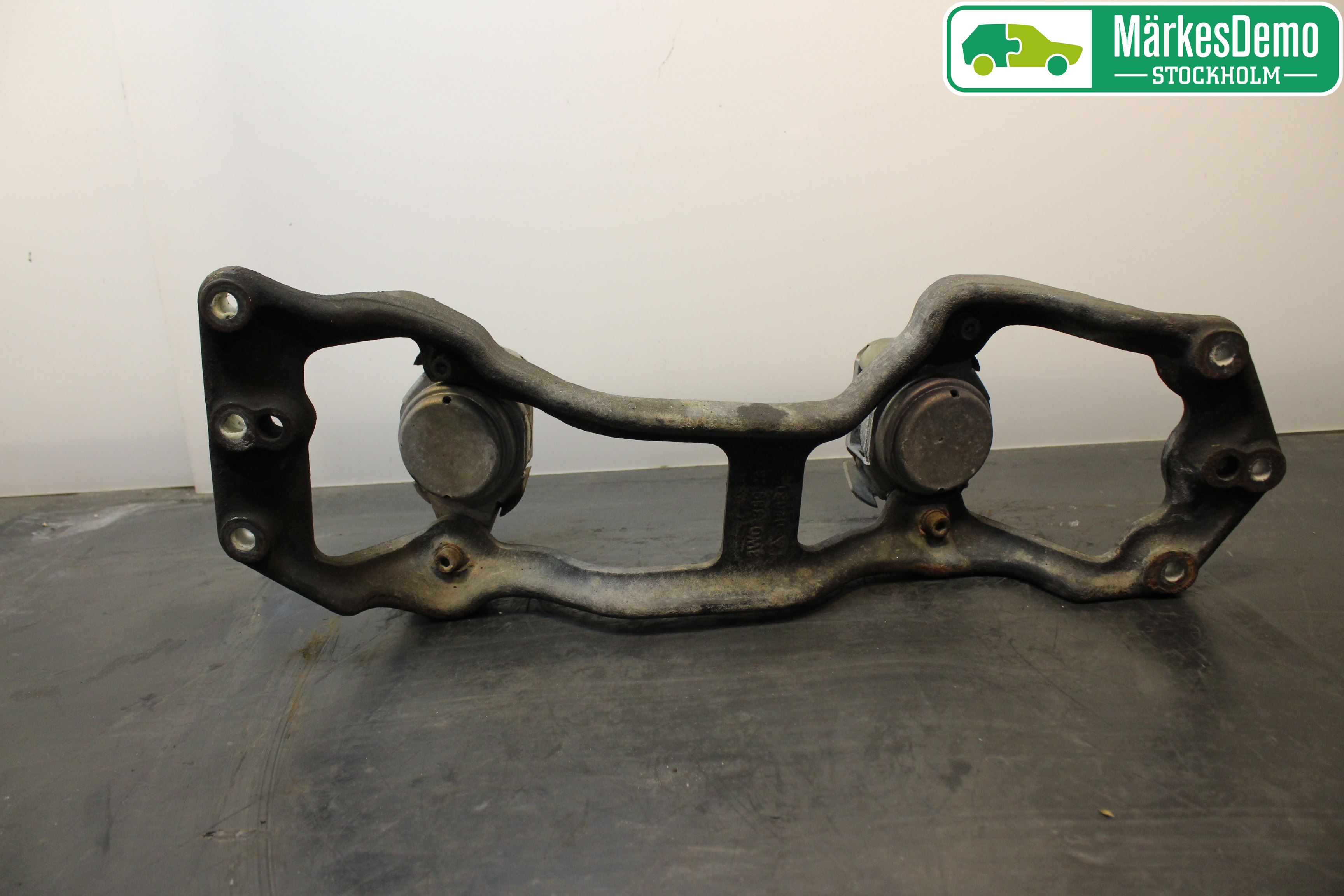 Bentley  Växellådsbalk