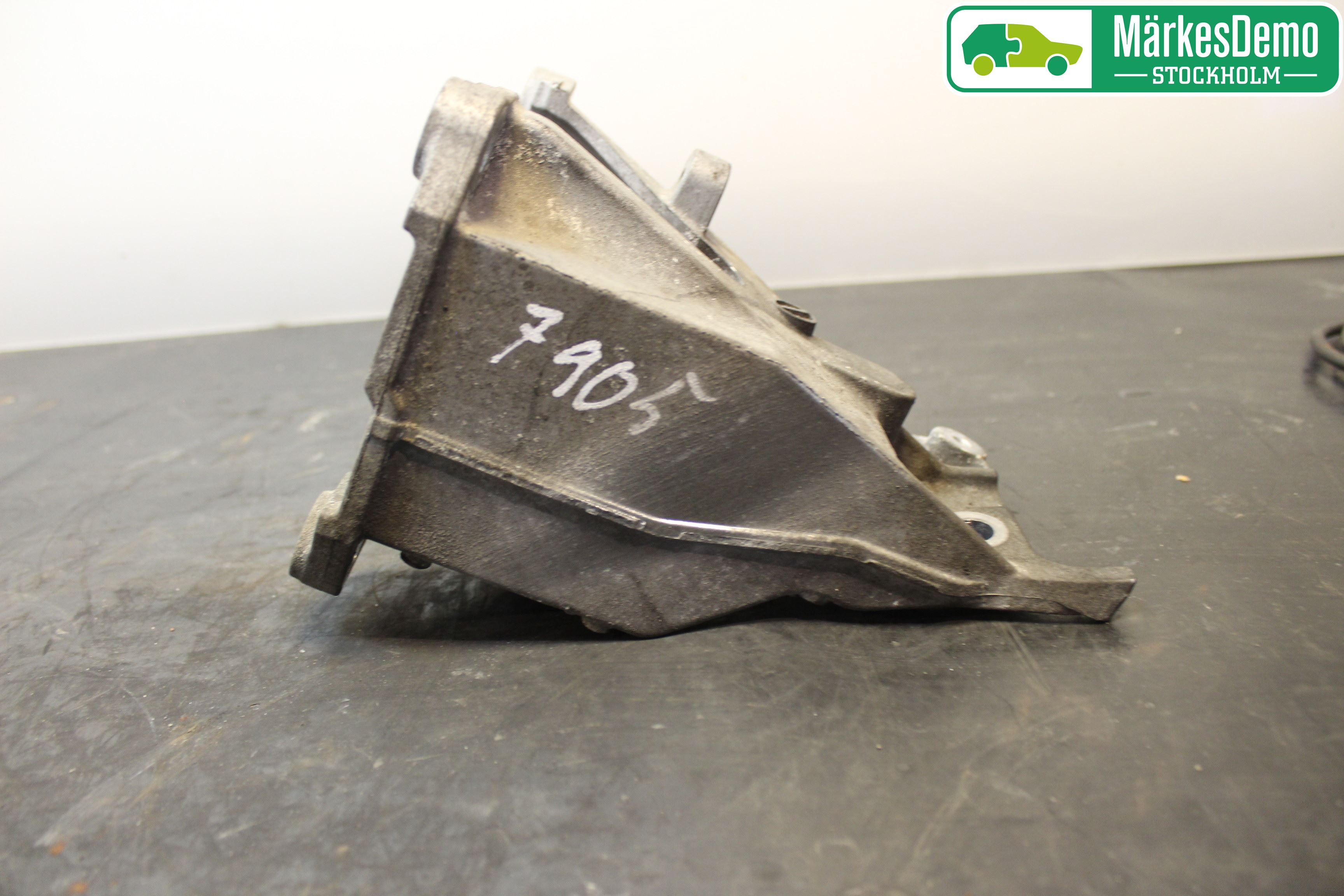 Suzuki GRAND VITARA II 06-14 Motorfäste