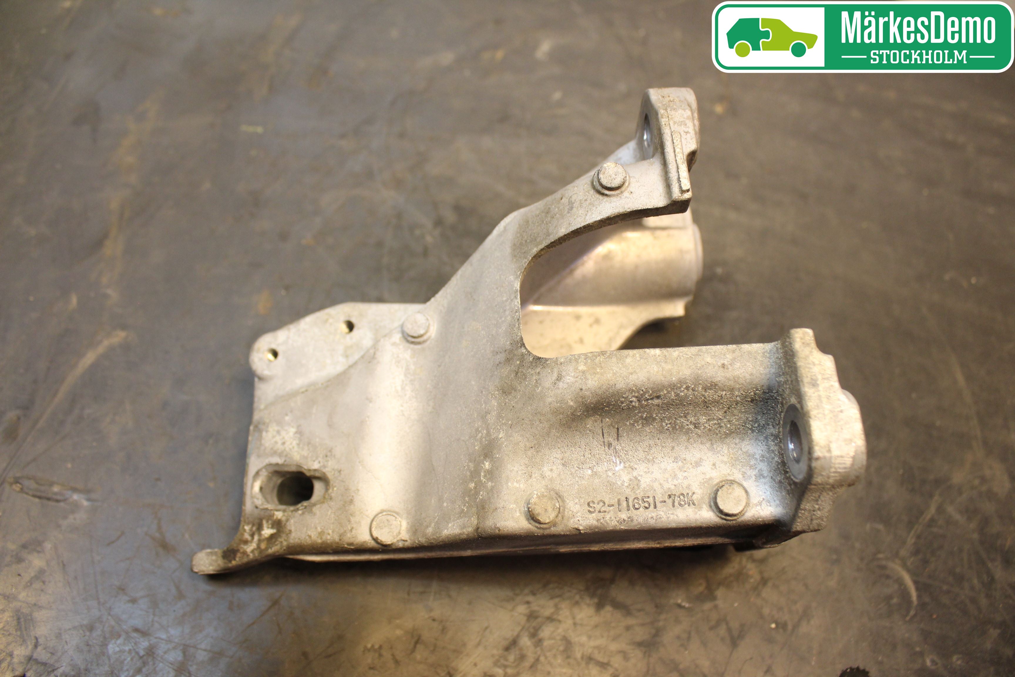 Suzuki GRAND VITARA II 06-14 Motorfäste