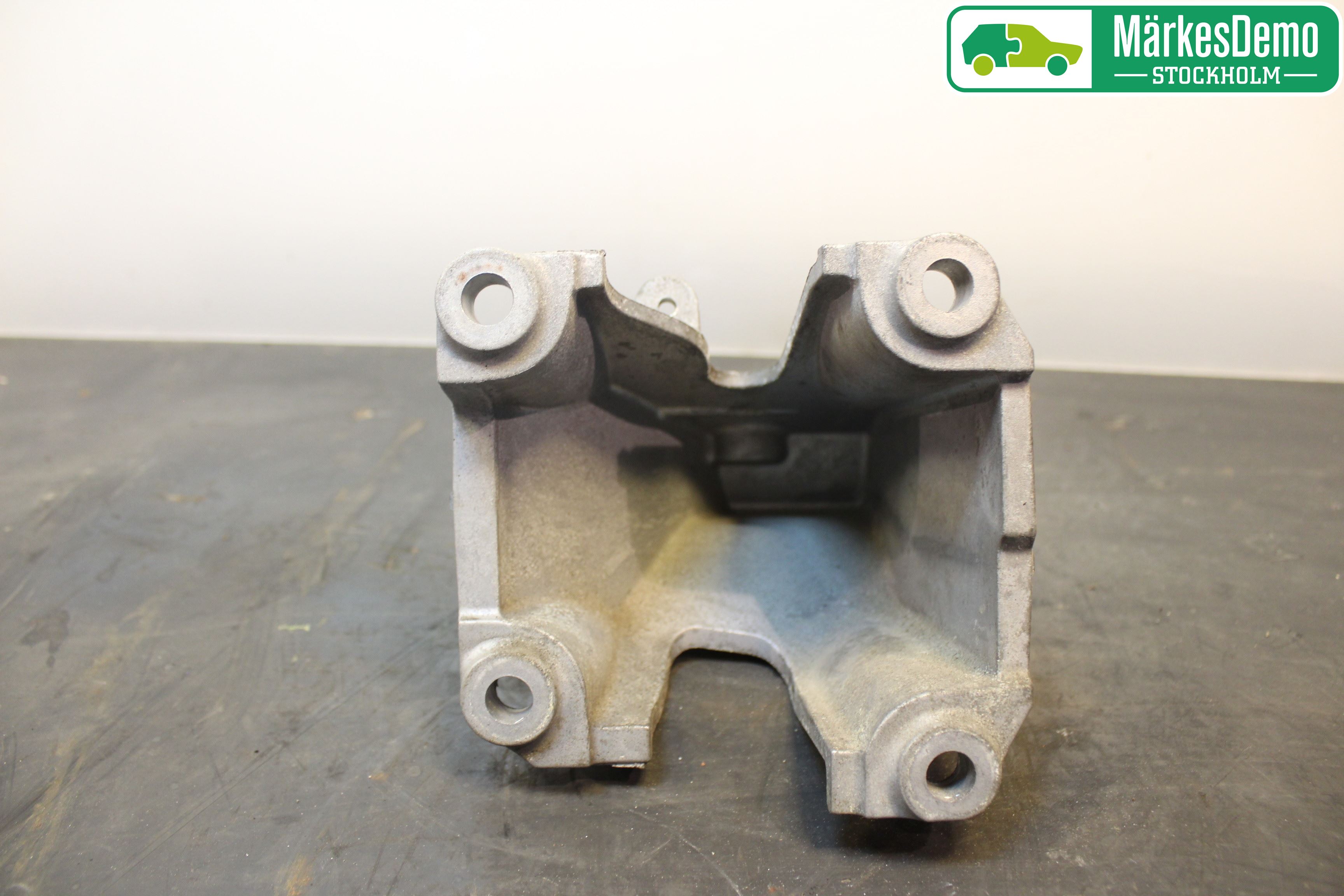 Suzuki GRAND VITARA II 06-14 Motorfäste