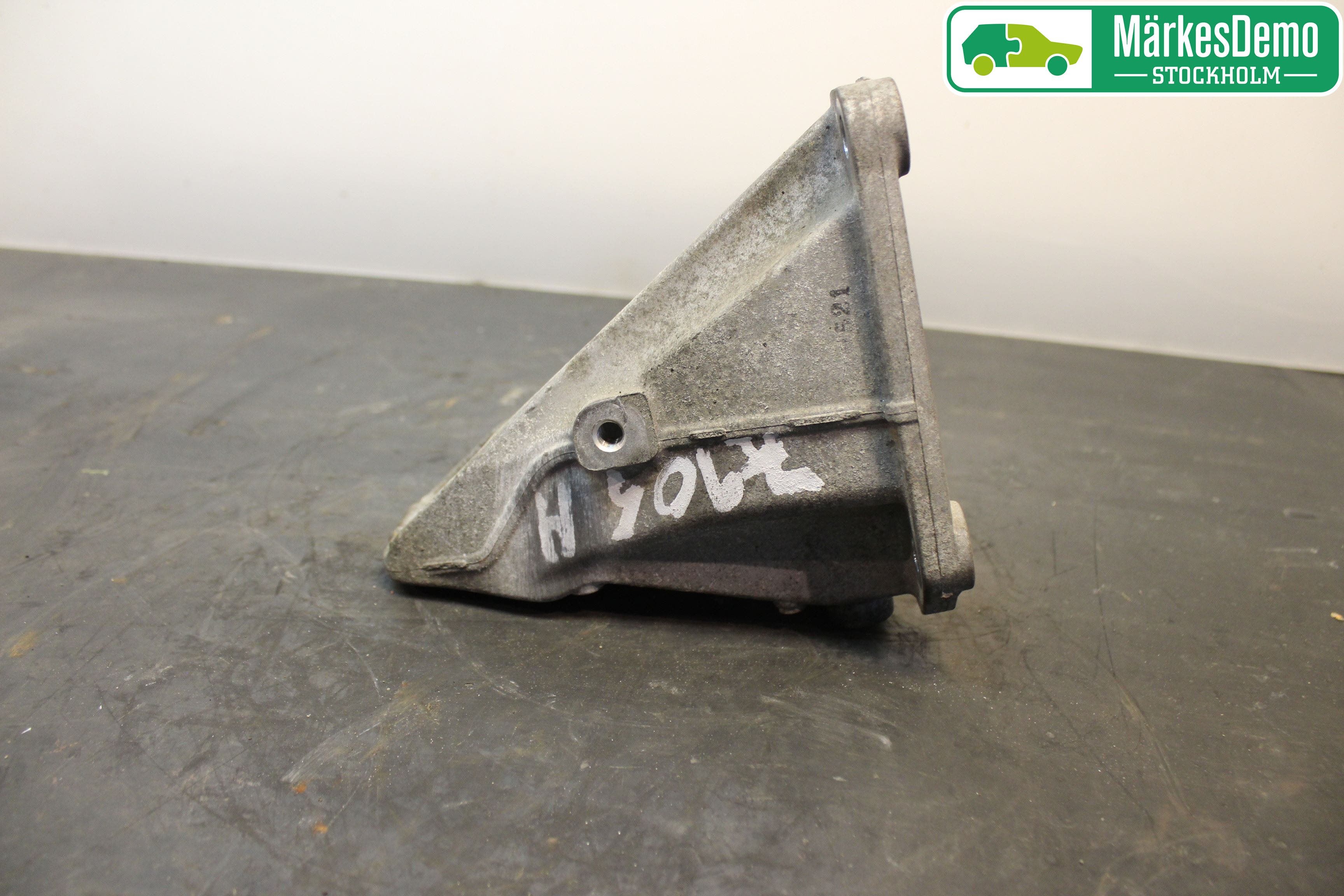 Suzuki GRAND VITARA II 06-14 Motorfäste