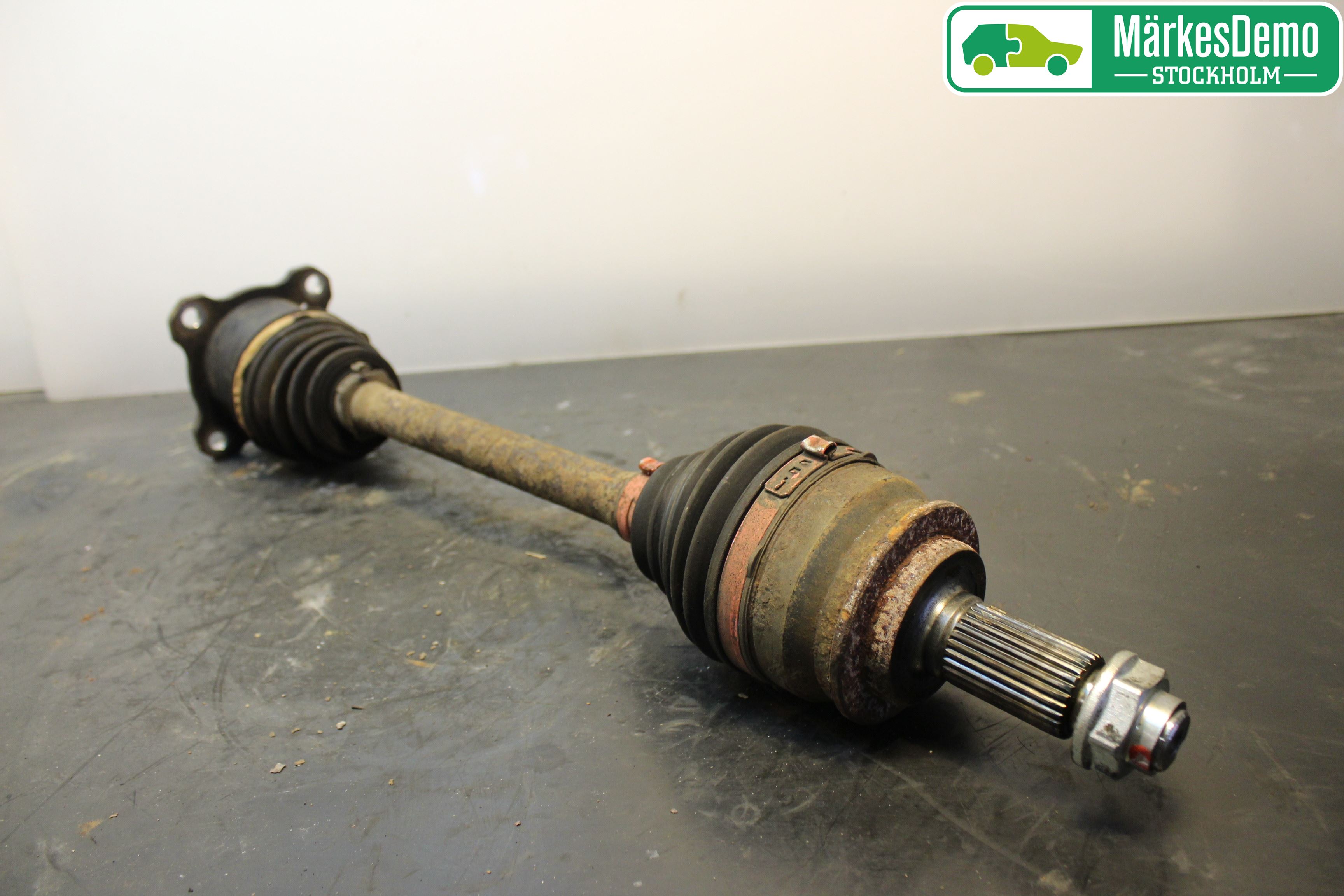 Suzuki GRAND VITARA II 06-14 Drivaxel Fram Vänster