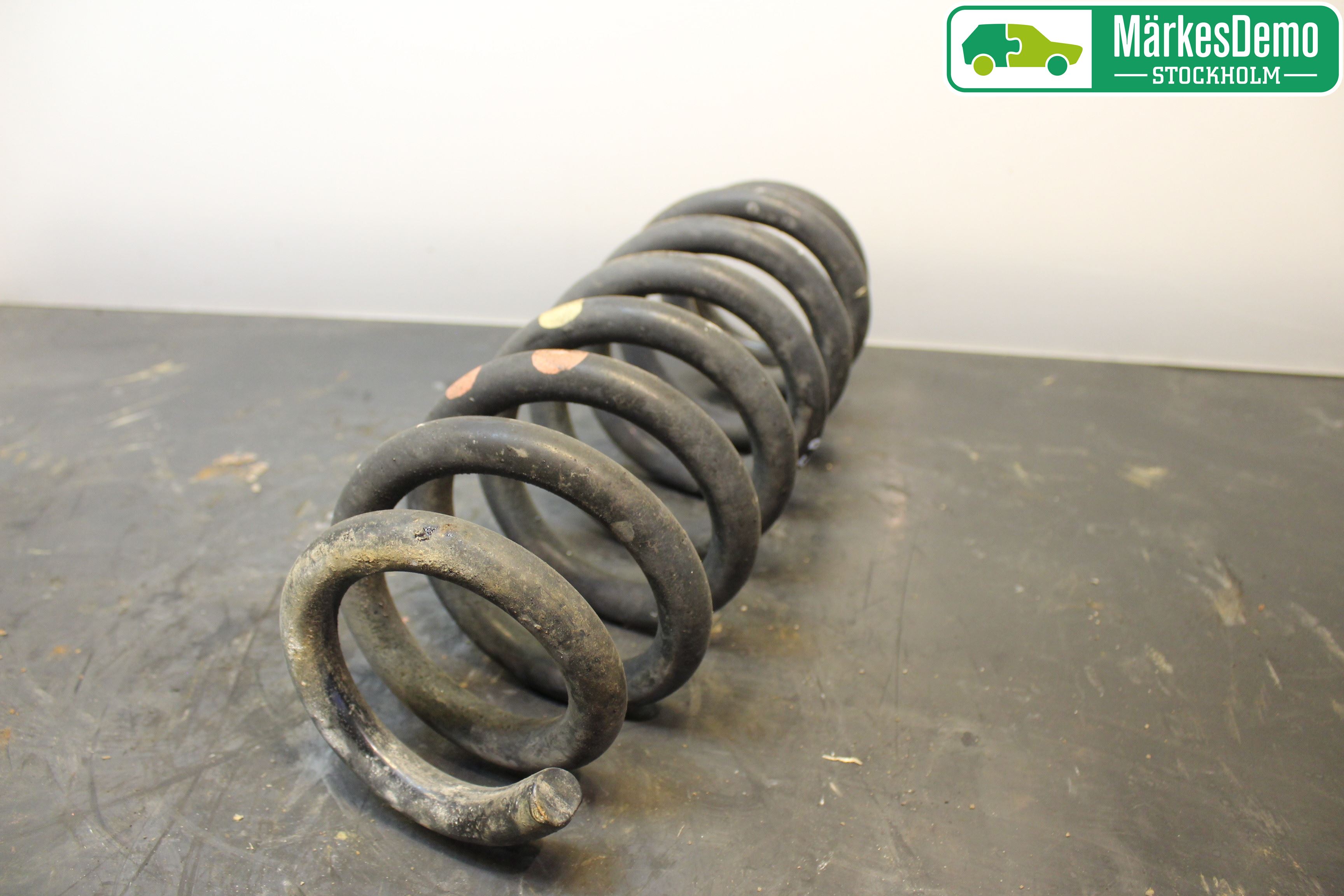 Suzuki GRAND VITARA II 06-14 Fjäder Bak