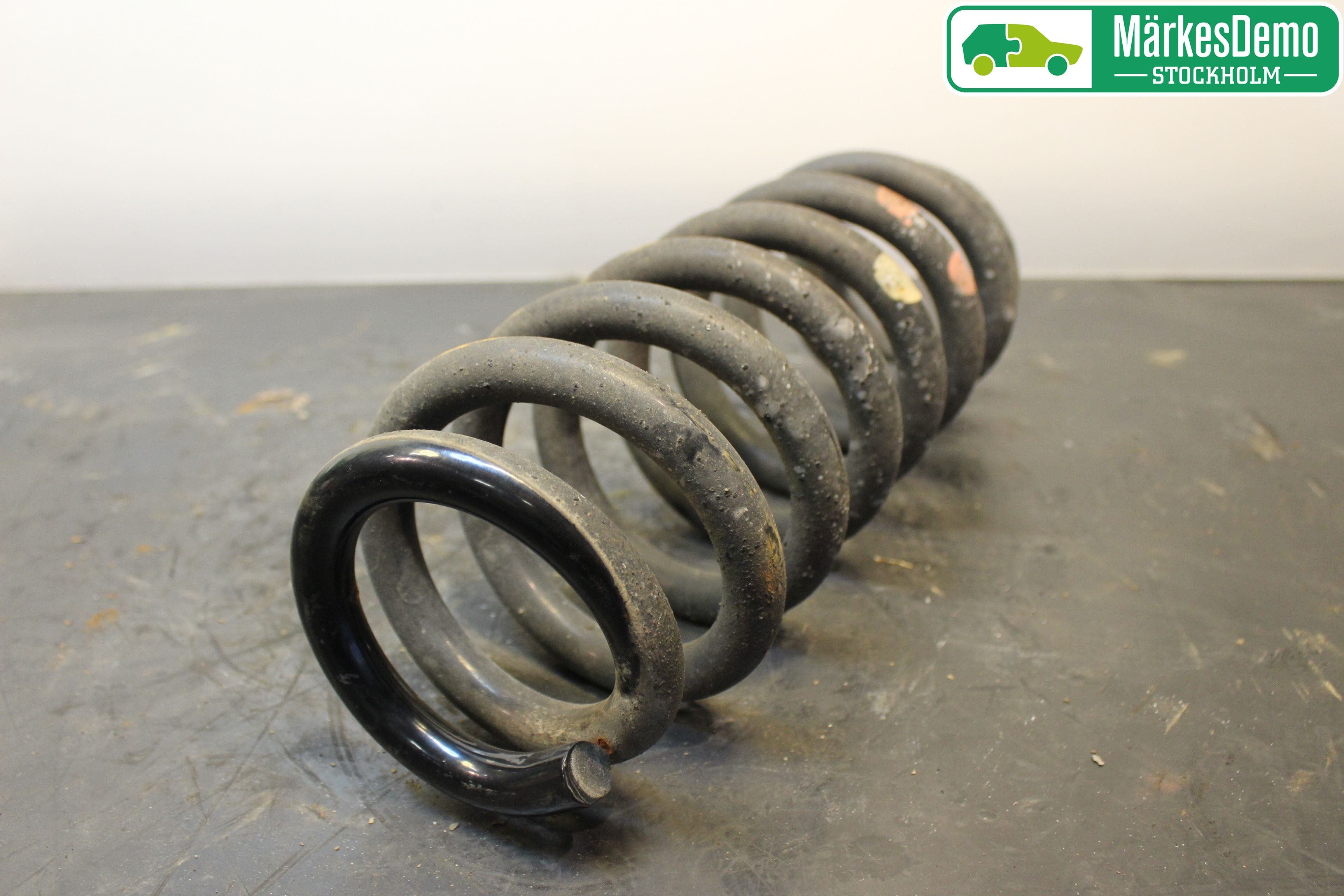 Suzuki GRAND VITARA II 06-14 Fjäder Bak