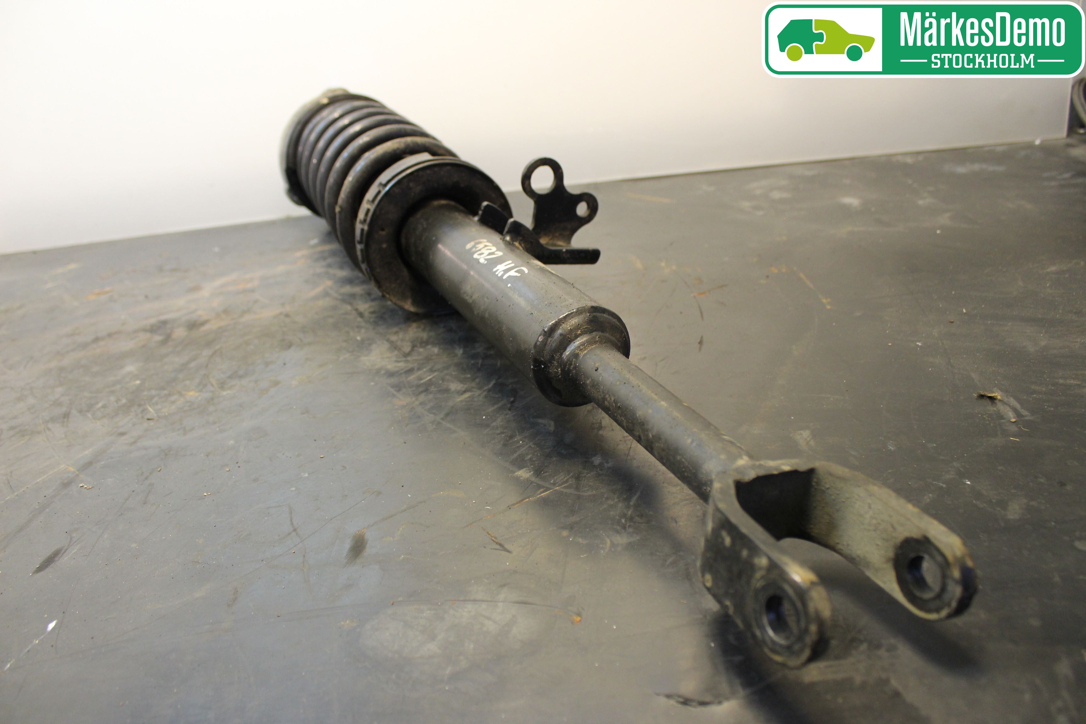 BMW 5 F10/F11/F18 09-17 Fjäderben Fram Höger