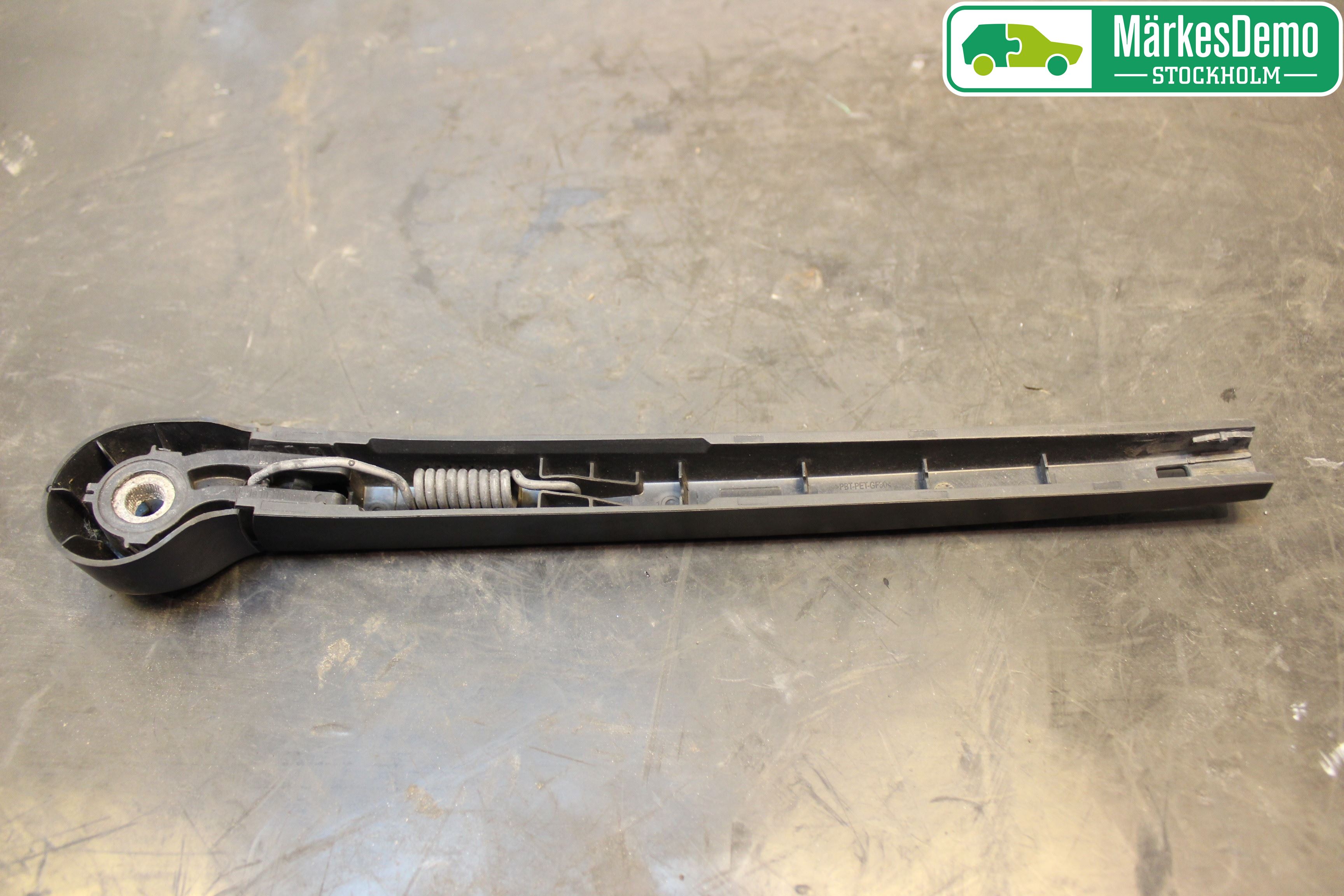 Skoda RAPID Torkararm-Bakruta