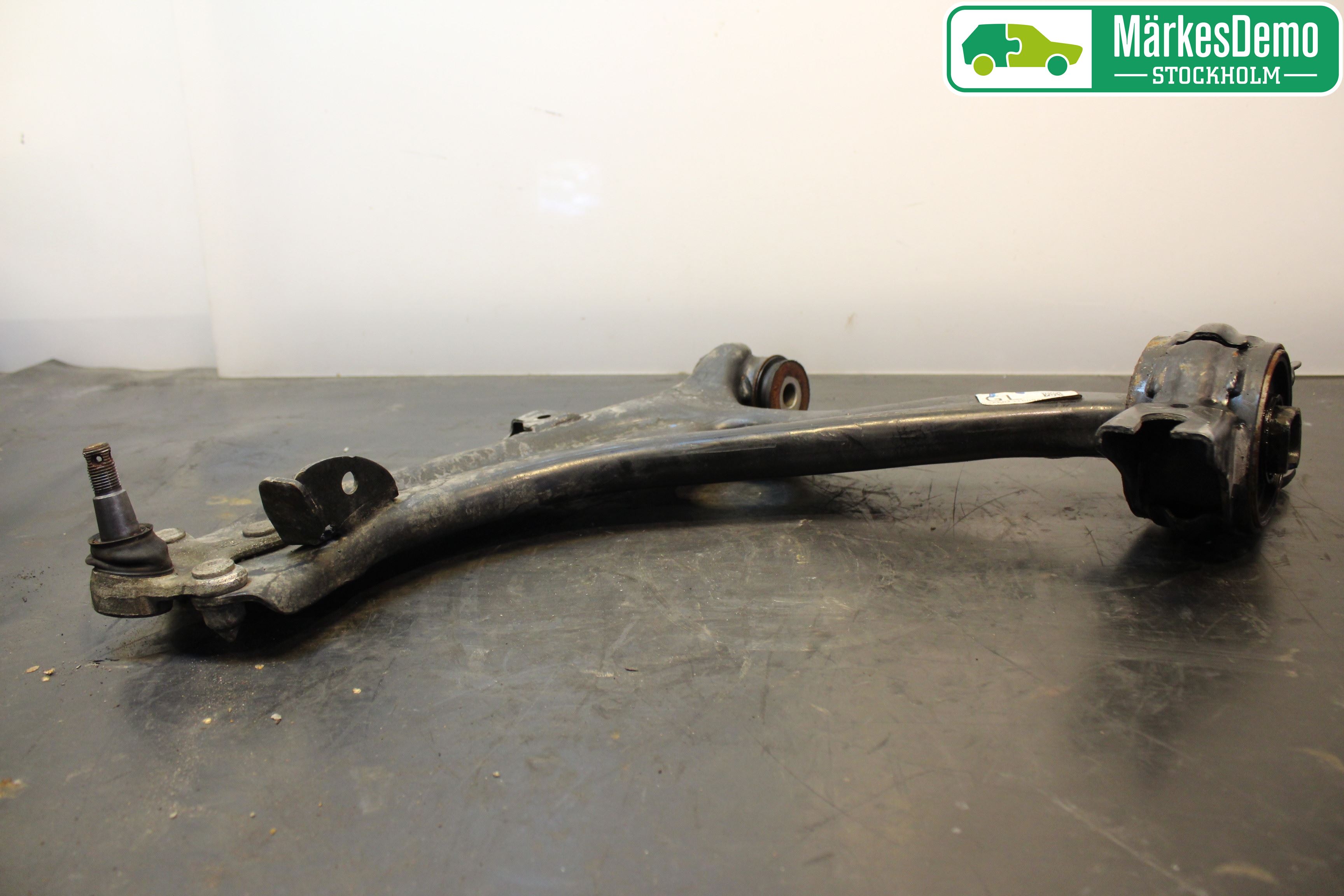 Honda CIVIC 17-22 Bärarm Fram Undre Vä