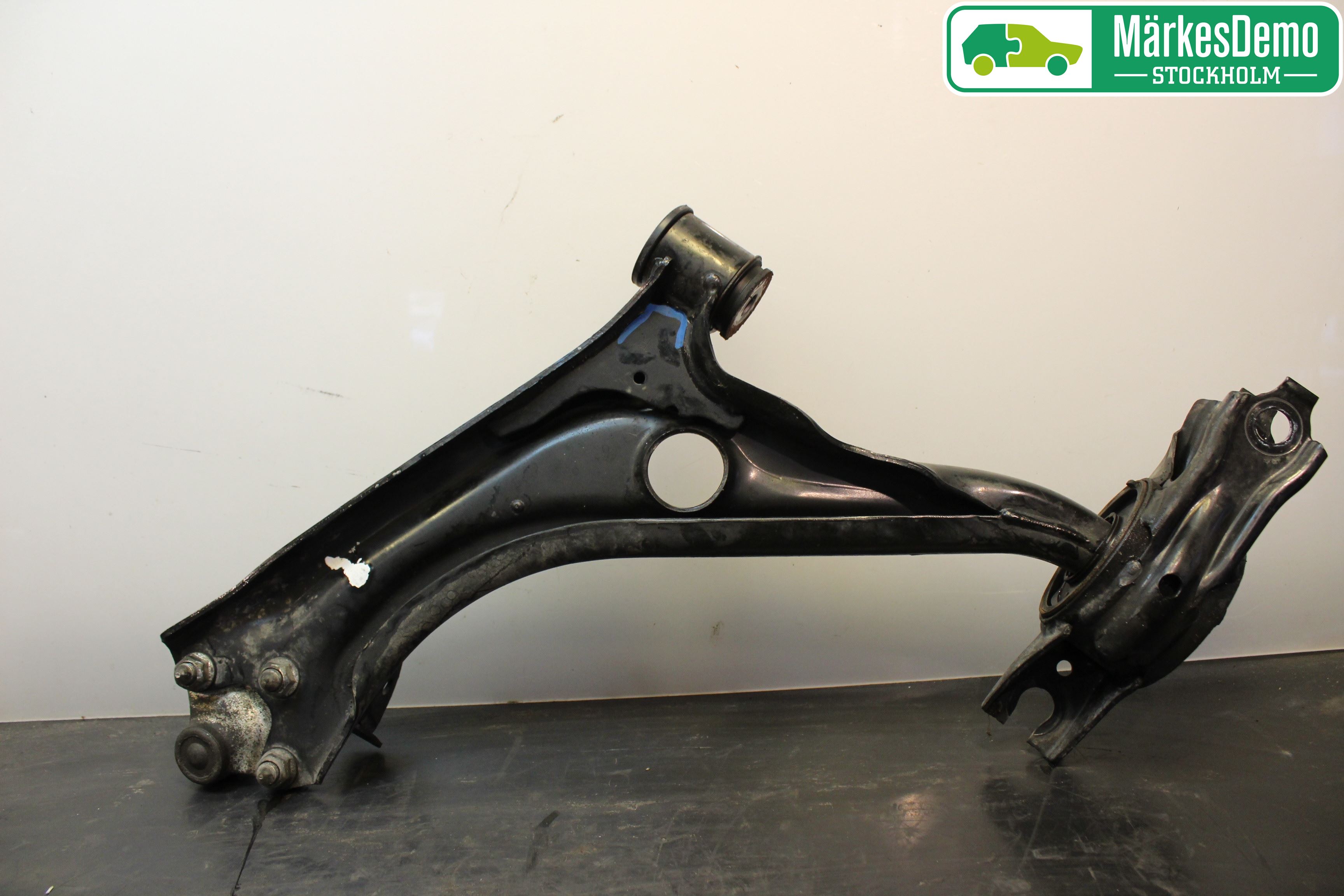 Honda CIVIC 17-22 Bärarm Fram Undre Hö