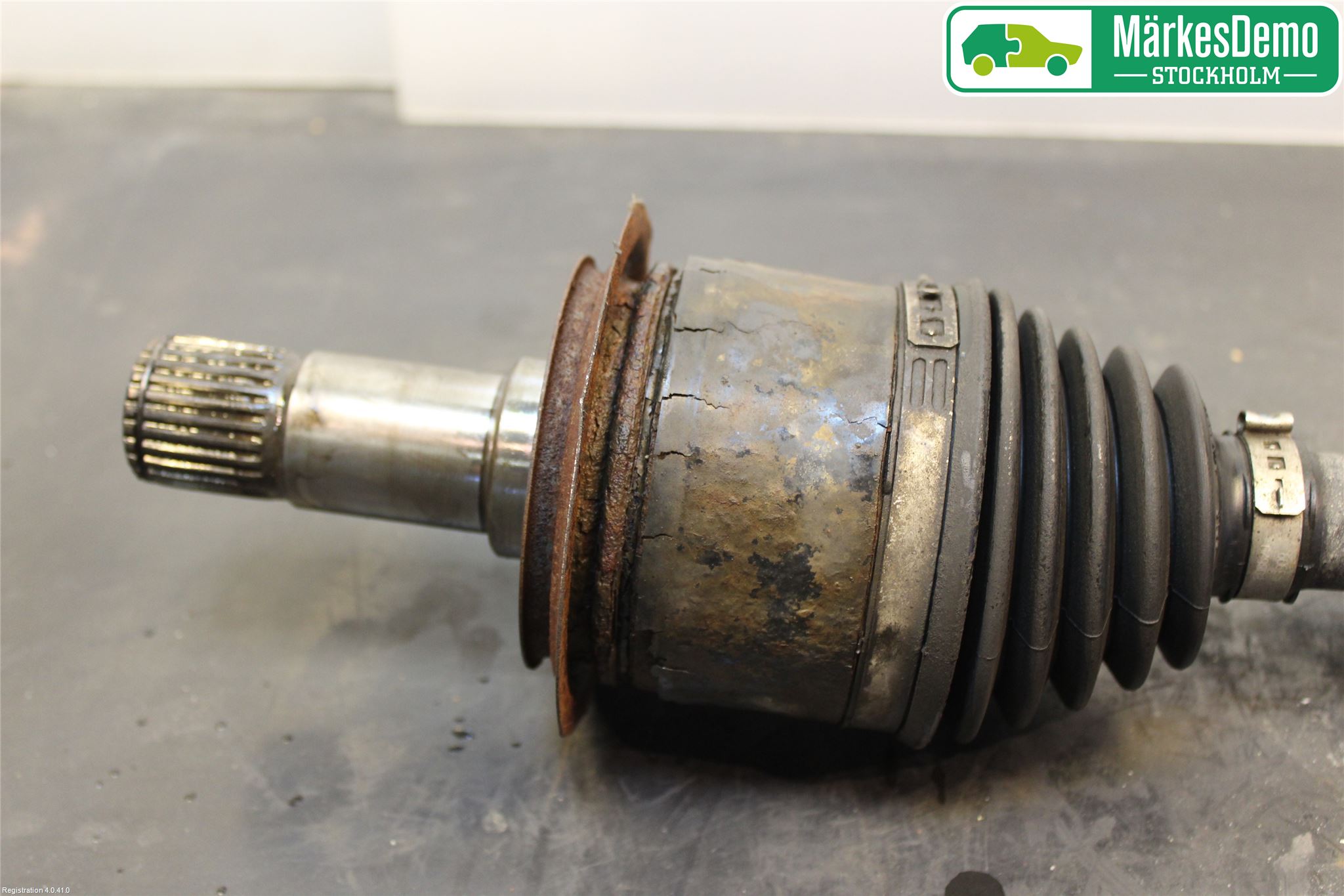 Mercedes-Benz MB VITO/VIANO (W639) 04-14 Drivaxel Bak Vänster