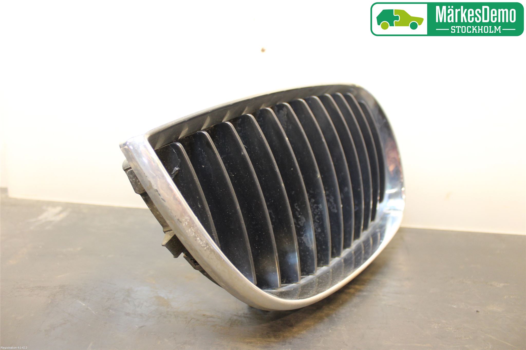 BMW 1 E87/81 5D/3D 03-11 Grilldel Höger