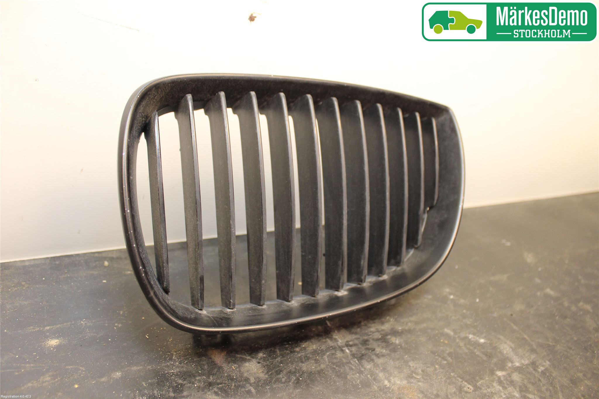 BMW 1 E87/81 5D/3D 03-11 Grilldel Vänster