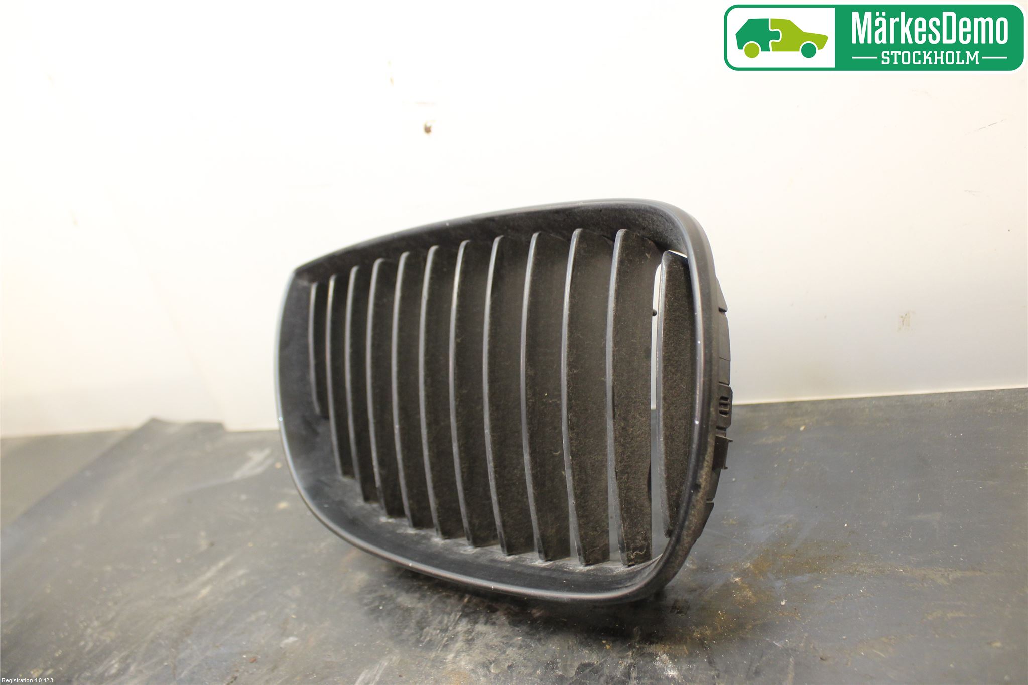 BMW 1 E87/81 5D/3D 03-11 Grilldel Höger