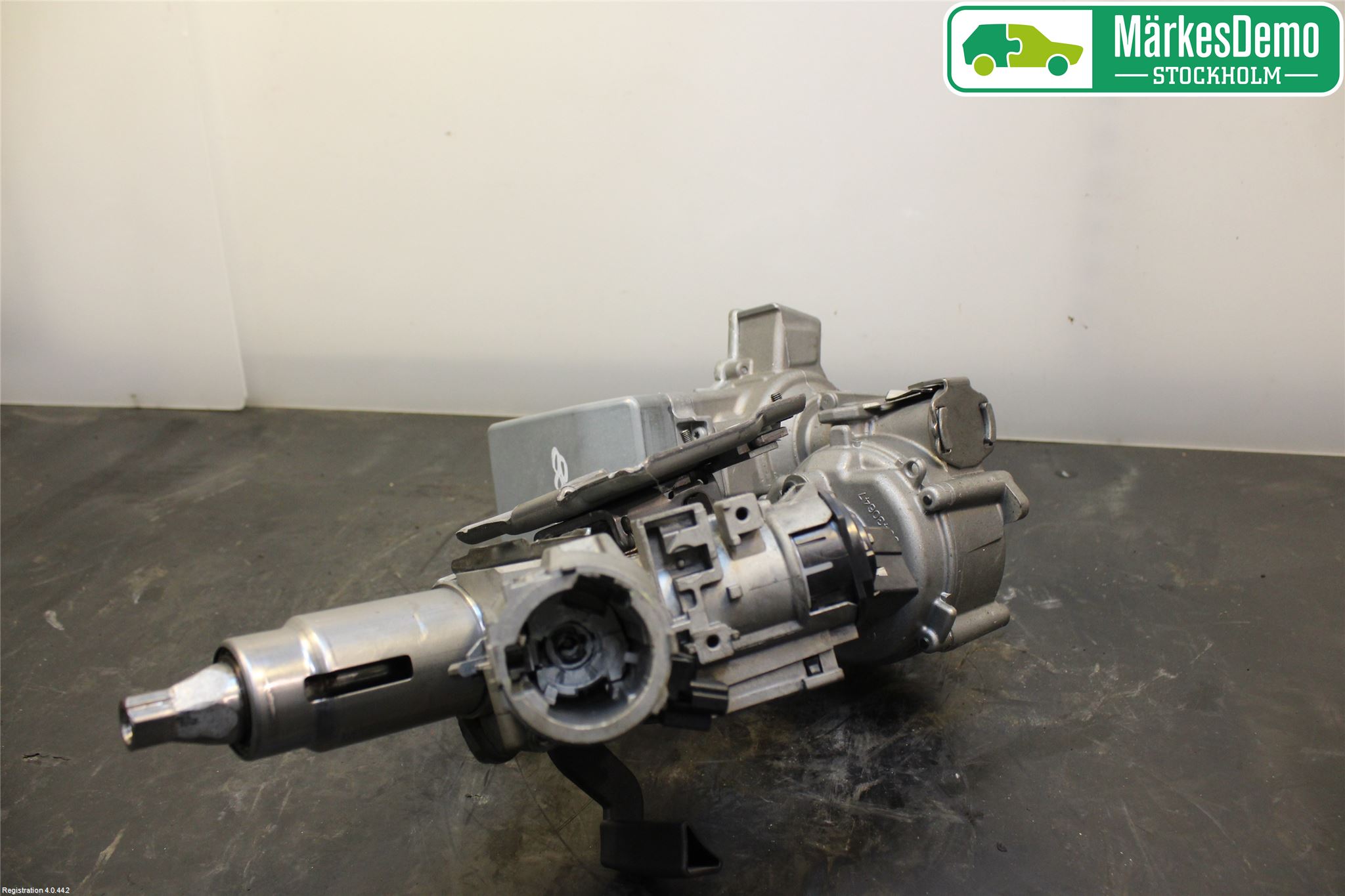 Mazda 2 (DE) 08-15 Rattaxelagg Med Inb Servo