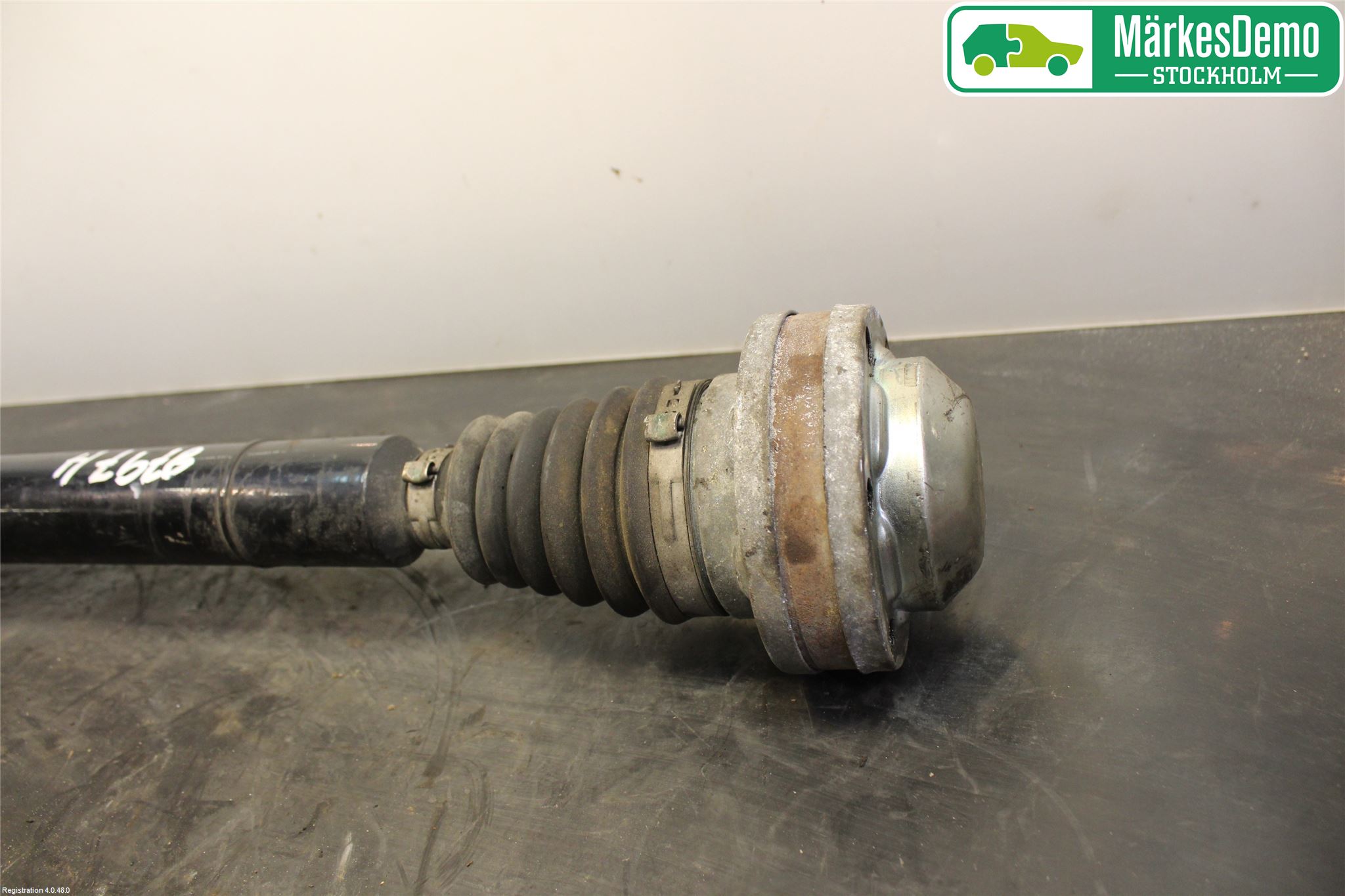 Volkswagen VW PASSAT 11-14 Drivaxel Fram Höger