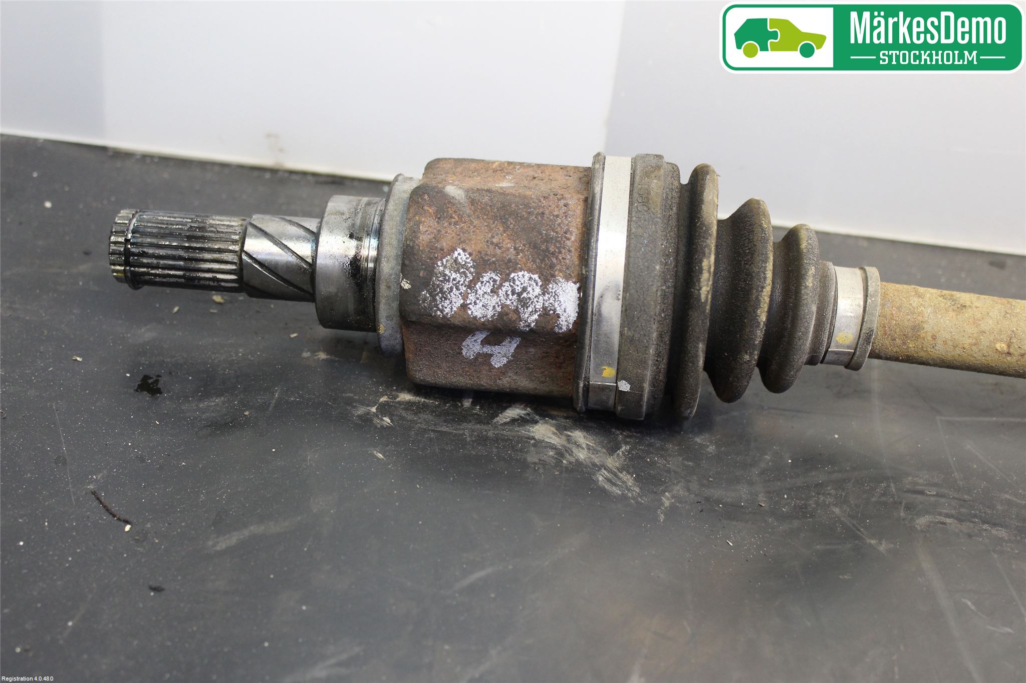 Nissan QASHQAI+2  10-14 Drivaxel Bak Höger