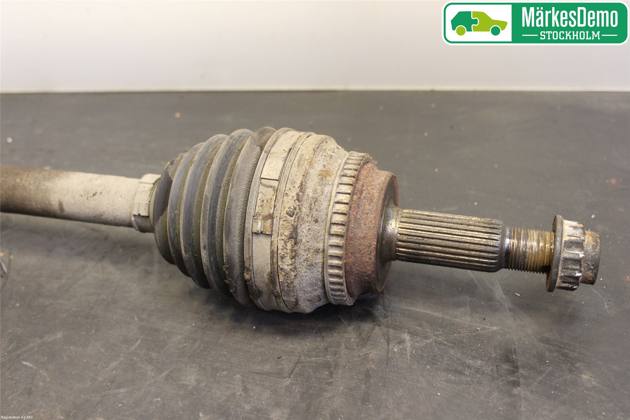 Toyota RAV 4 00-06 Drivaxel Fram Höger