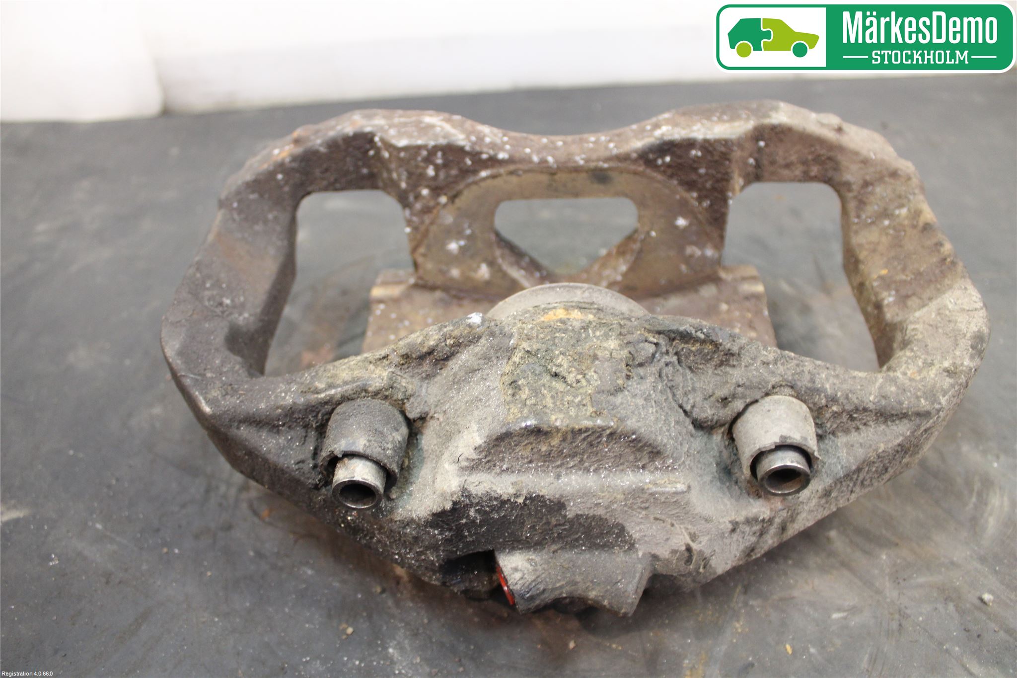 BMW 5 F10/F11/F18 09-17 Bromsok Fram Vänster