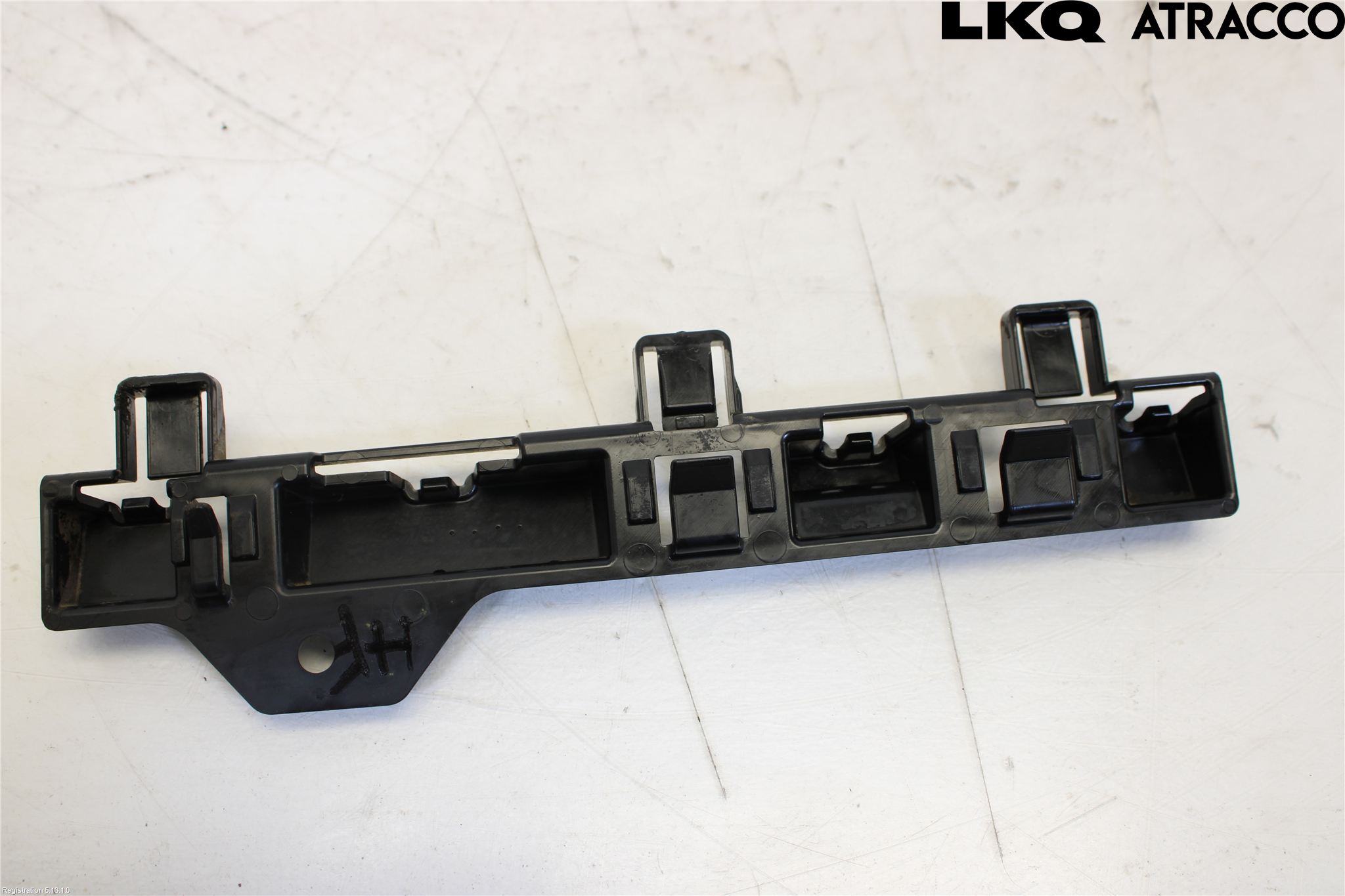 BMW 3 F30/F31/F80 12-19 Skärmfäste Fram Hö
