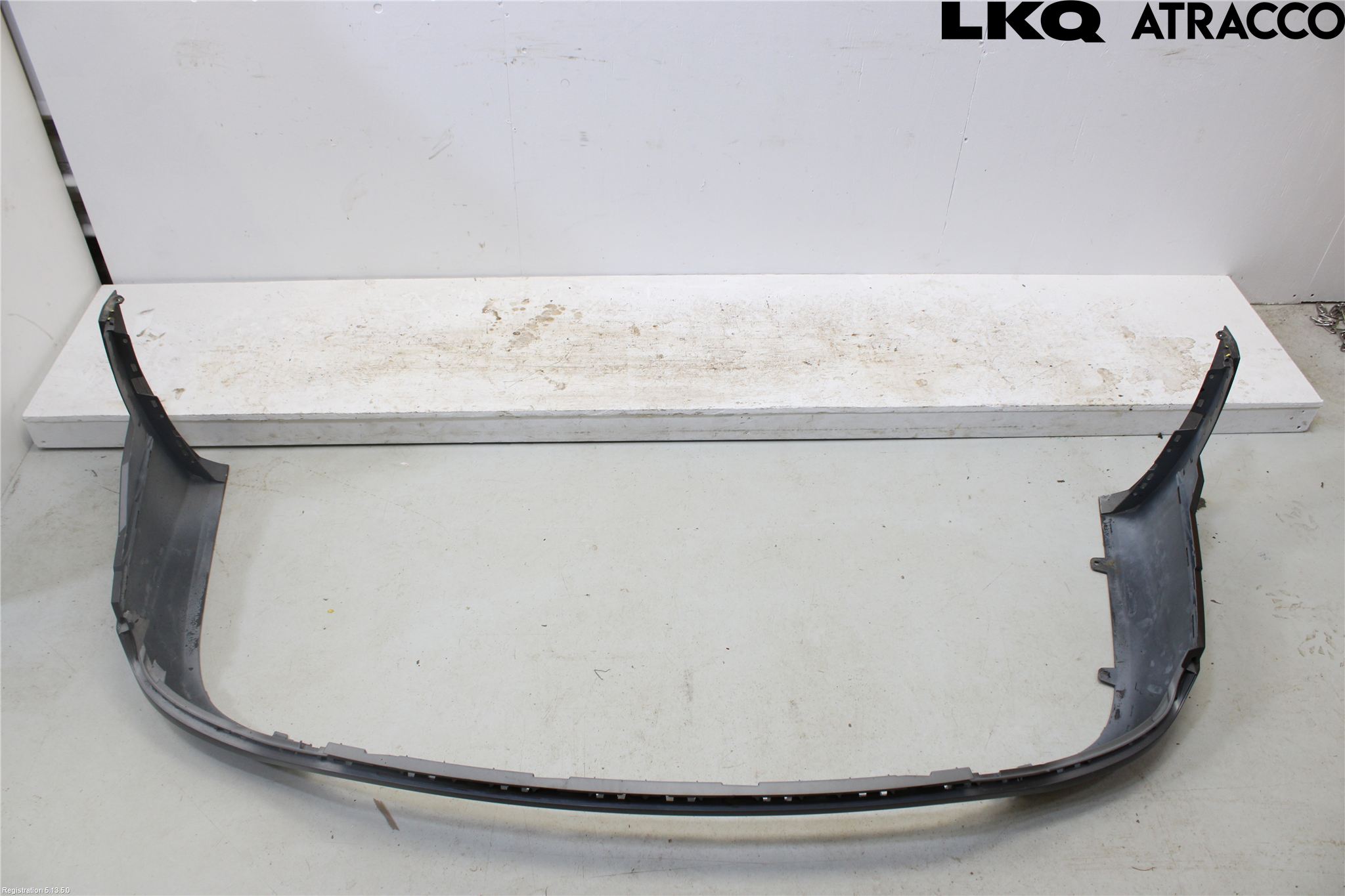Audi A6 F2/C8 19- Stötfångardel Bak Mitt