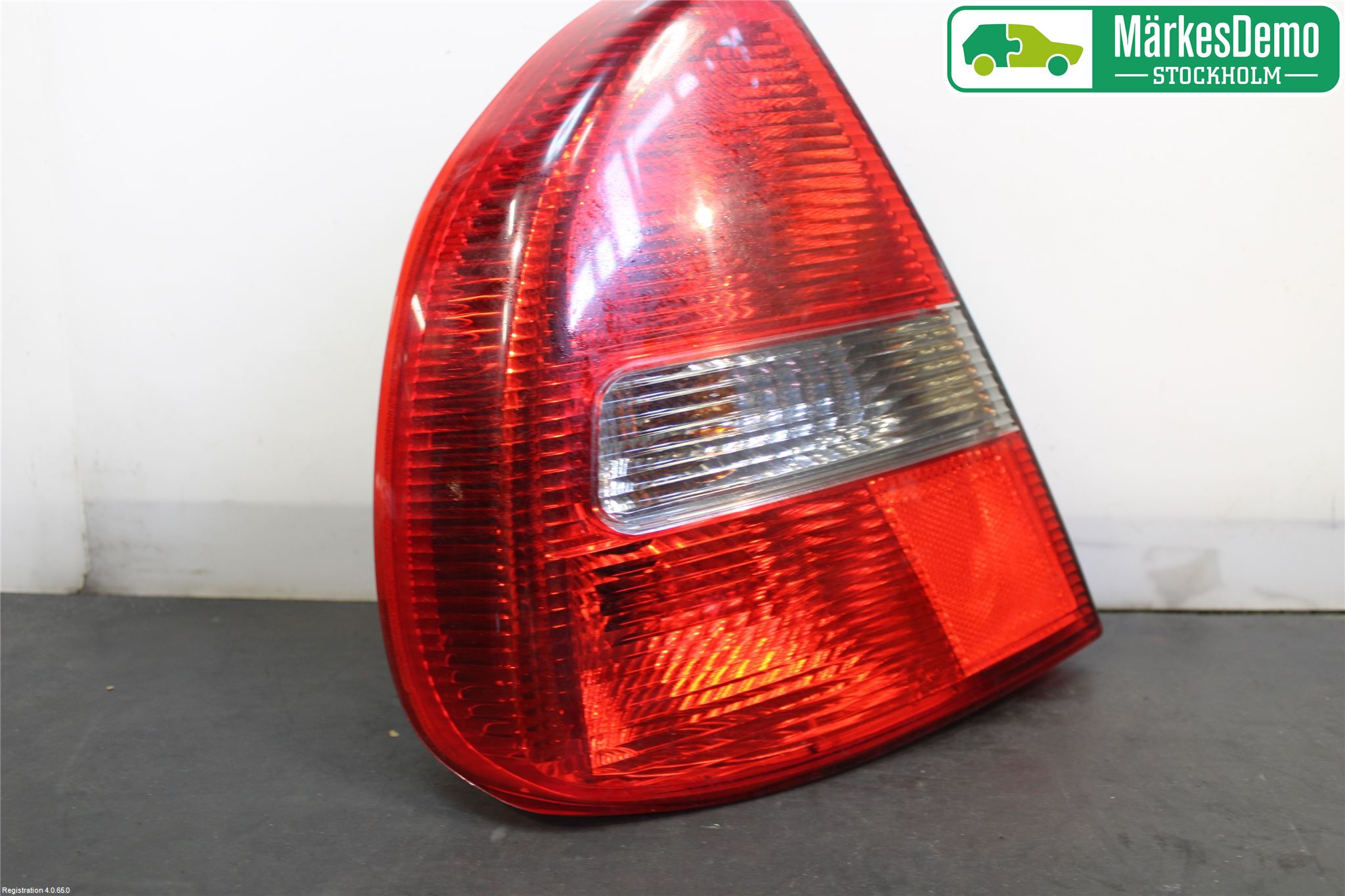 Mitsubishi CARISMA 00-04 Bakljus Vänster