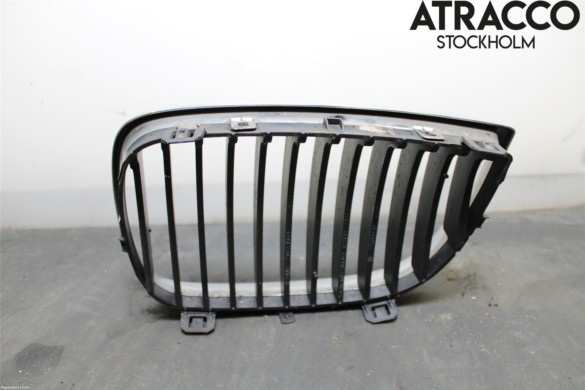 BMW 1 E87/81 5D/3D 03-11 Grilldel Höger