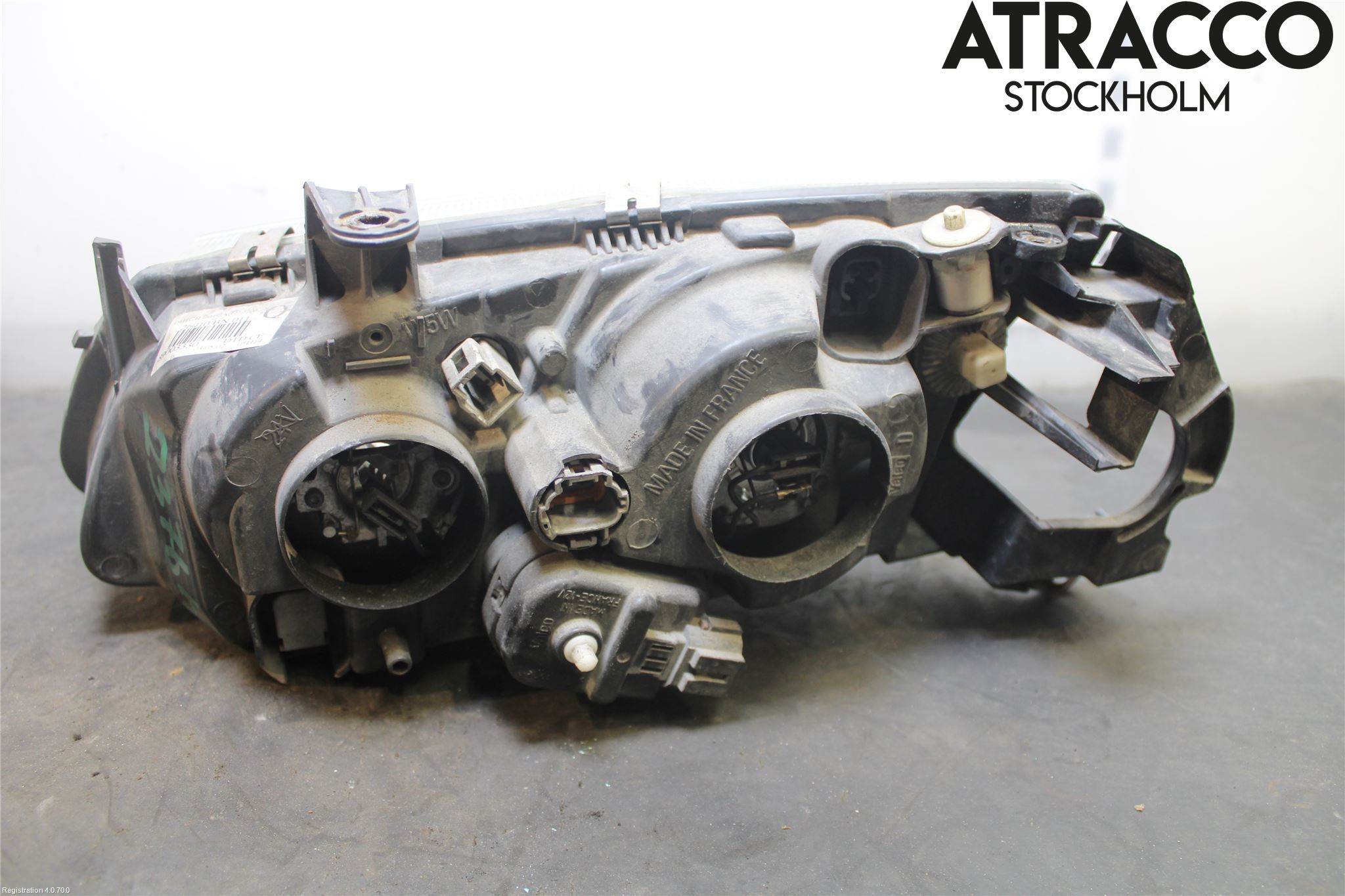 Nissan ALMERA    00-06 Strålkastare Höger