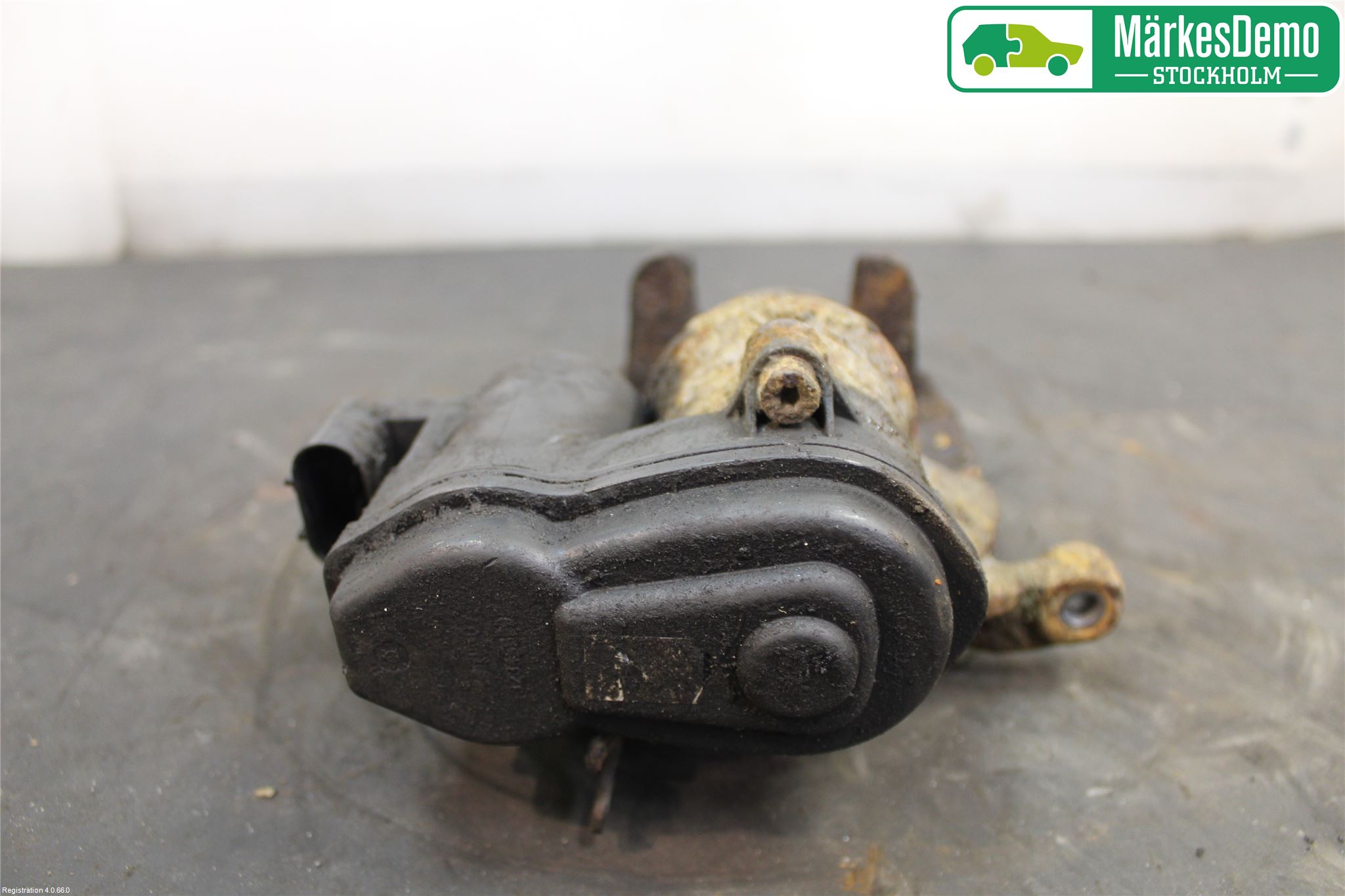 BMW 5 F10/F11/F18 09-17 Bromsok Bak Vänster