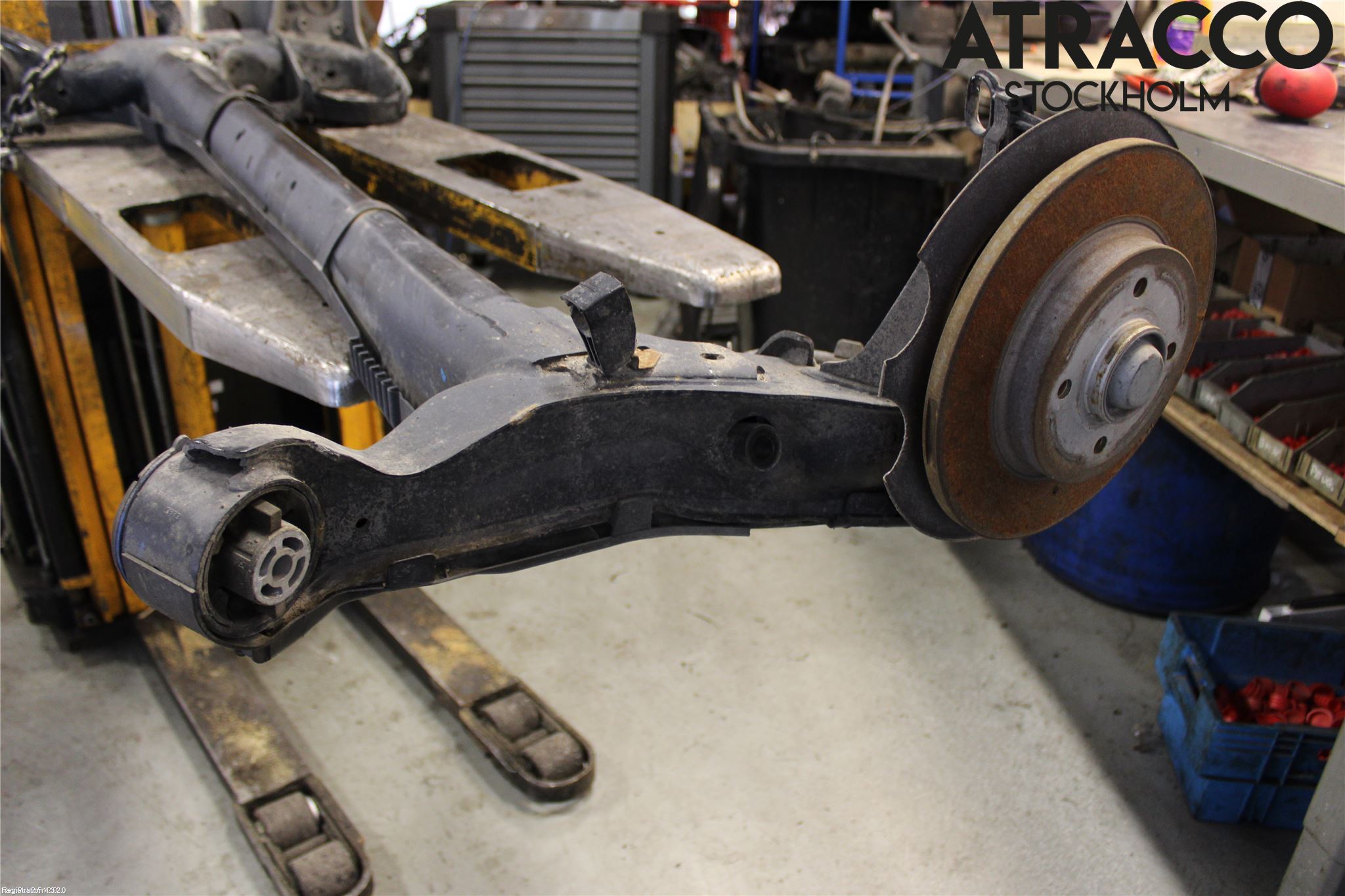 Peugeot PARTNER 08-15 Bakaxel