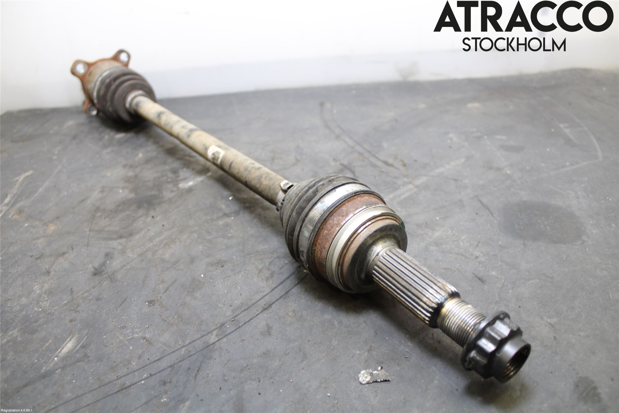 Lexus NX 300h 15-21 Drivaxel Bak Vänster