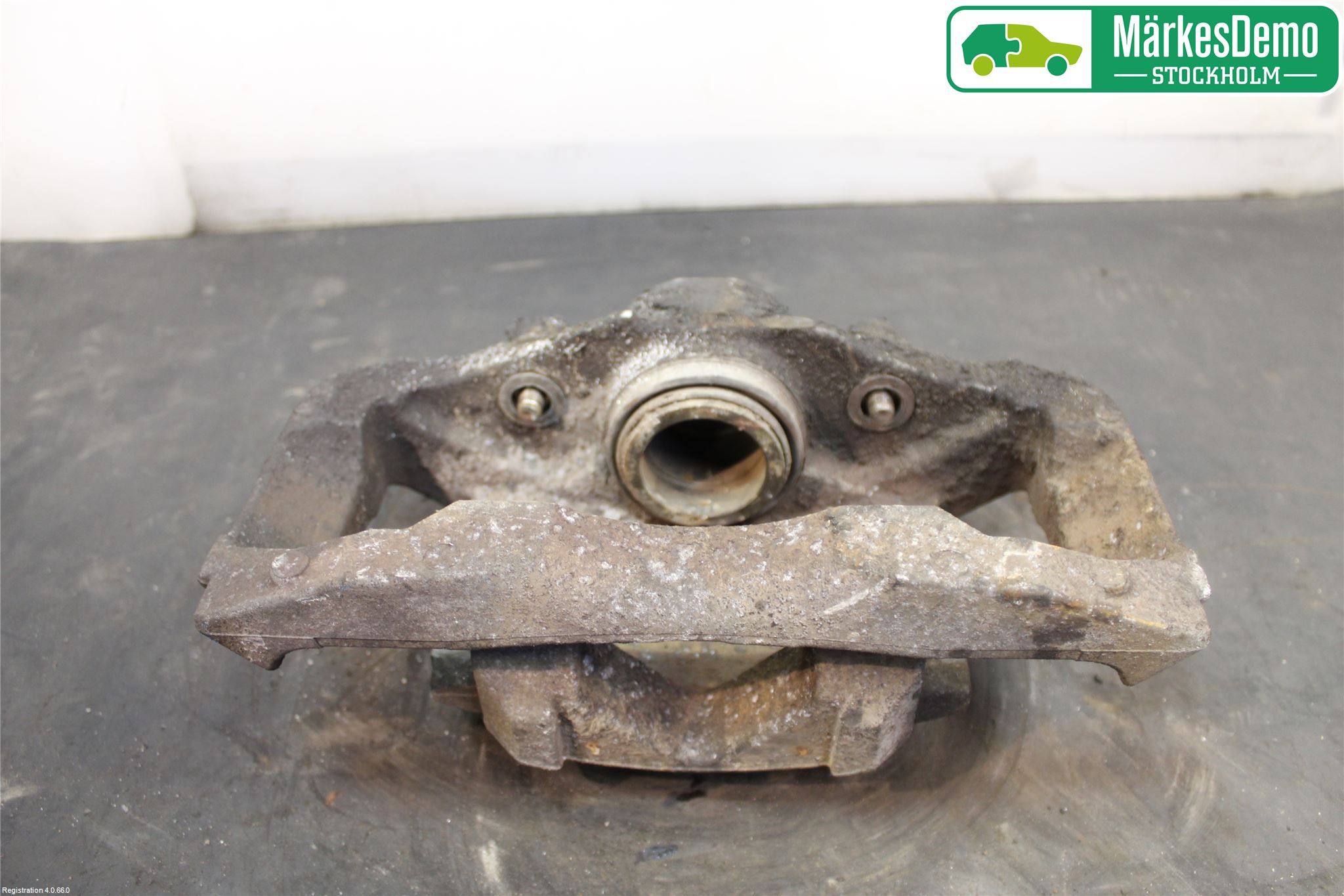 BMW 5 F10/F11/F18 09-17 Bromsok Fram Höger